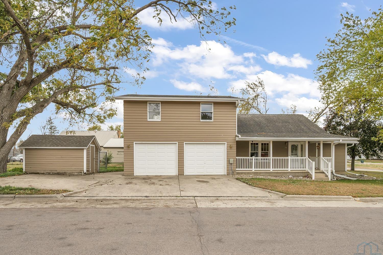 607 Albany Avenue NE						  						 , Orange City						 , IA						  51041						  
