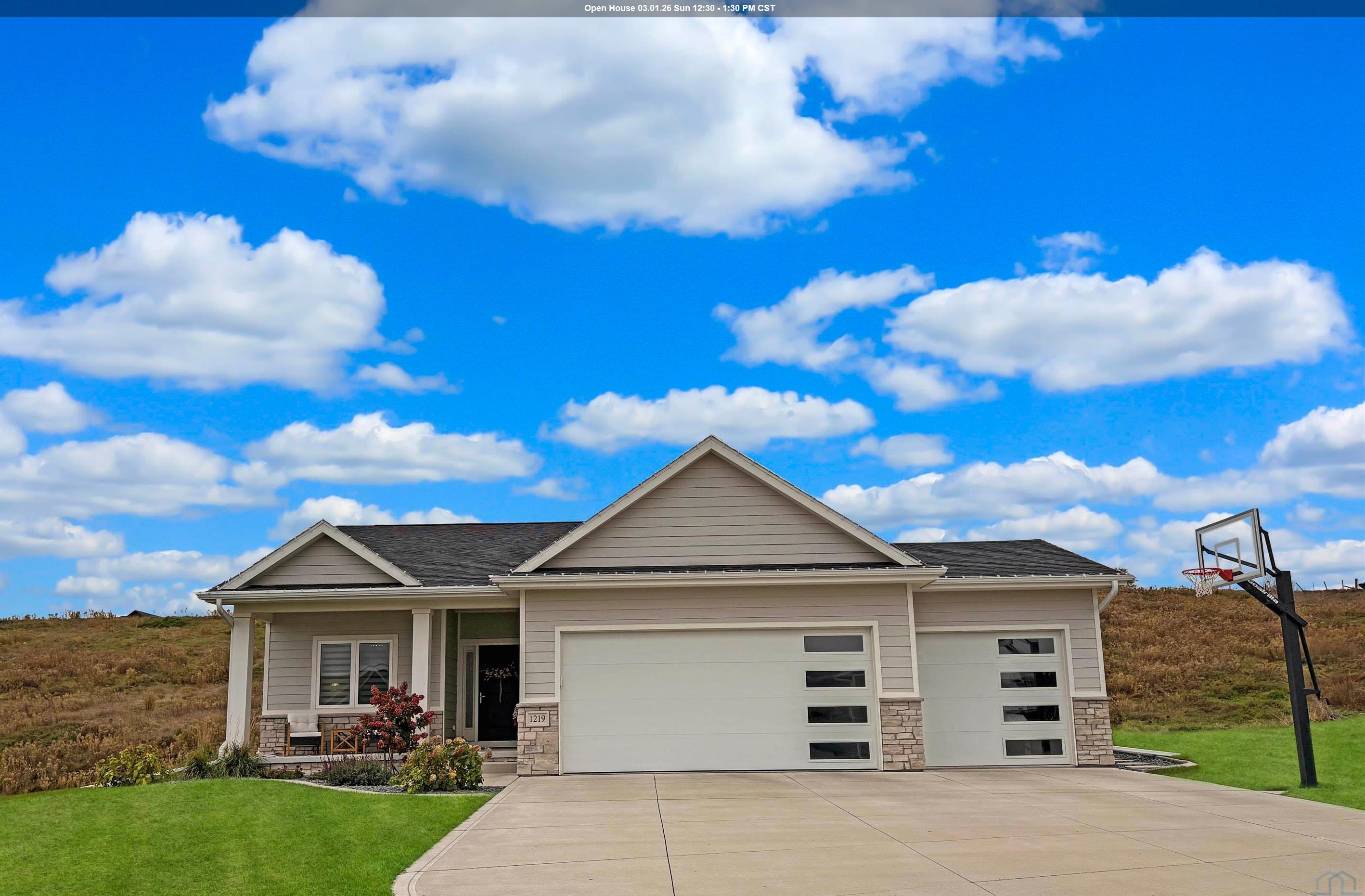 1219 Blackhawk Ct, Hinton, IA 51024 