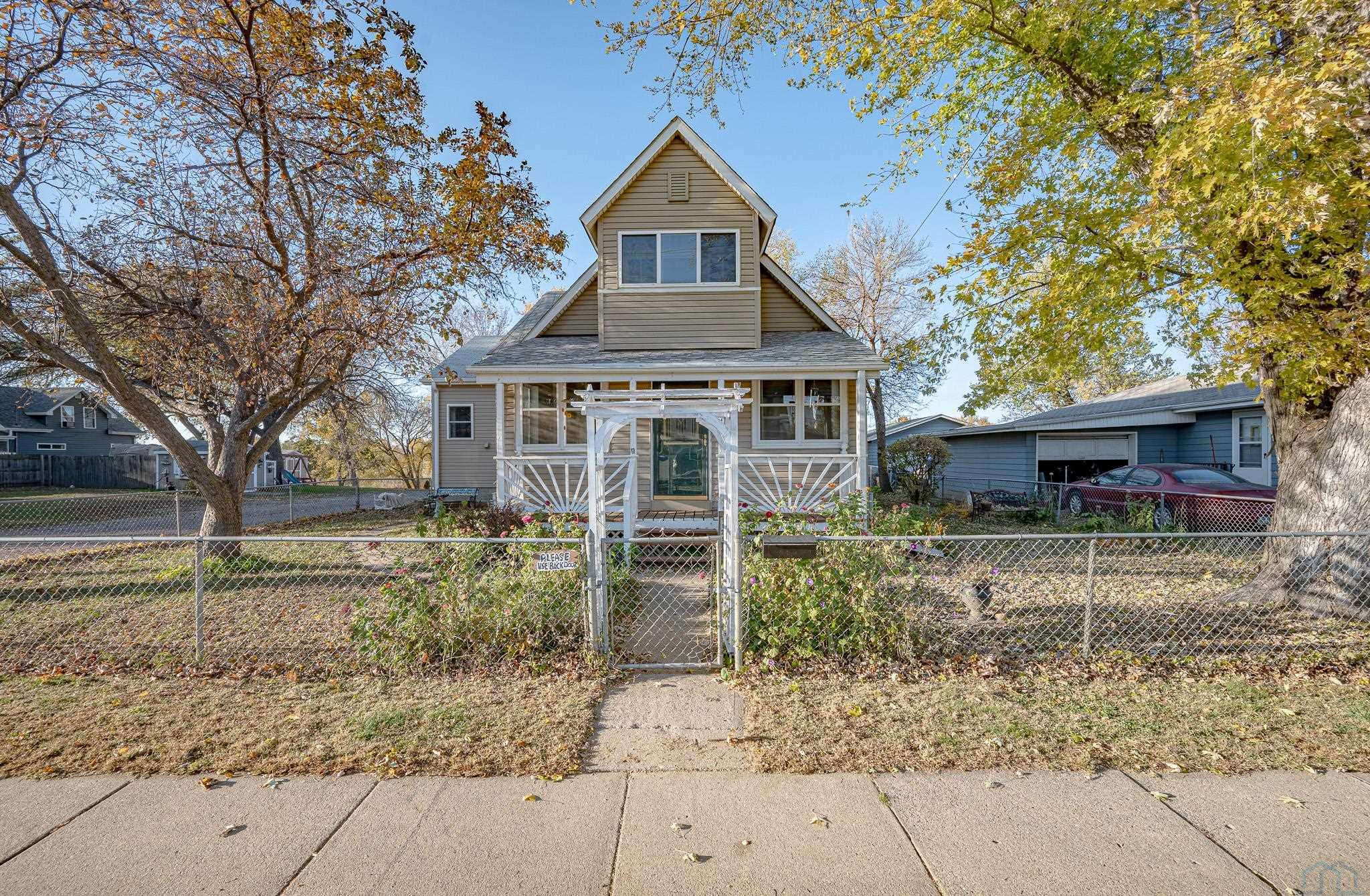 1121 River Dr, Sioux City, IA 51109 