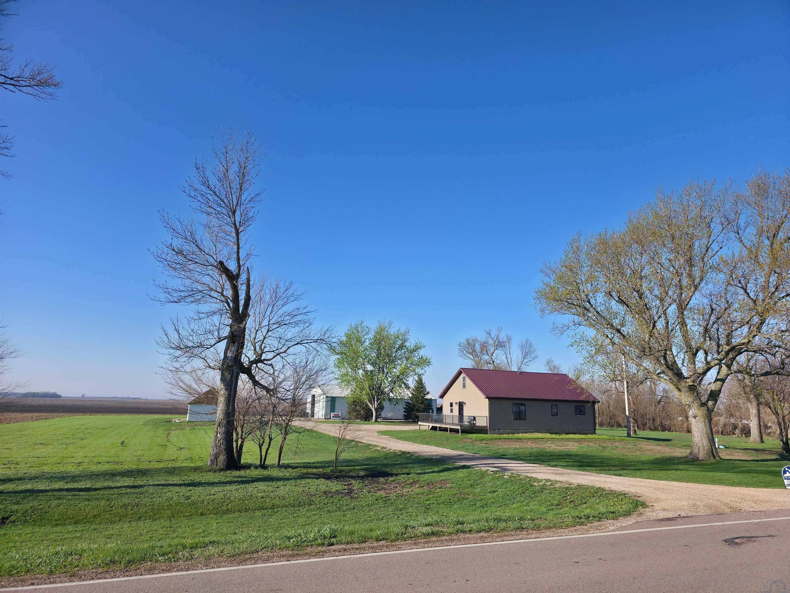865 Matlock Blvd., Sheldon, IA 51201 