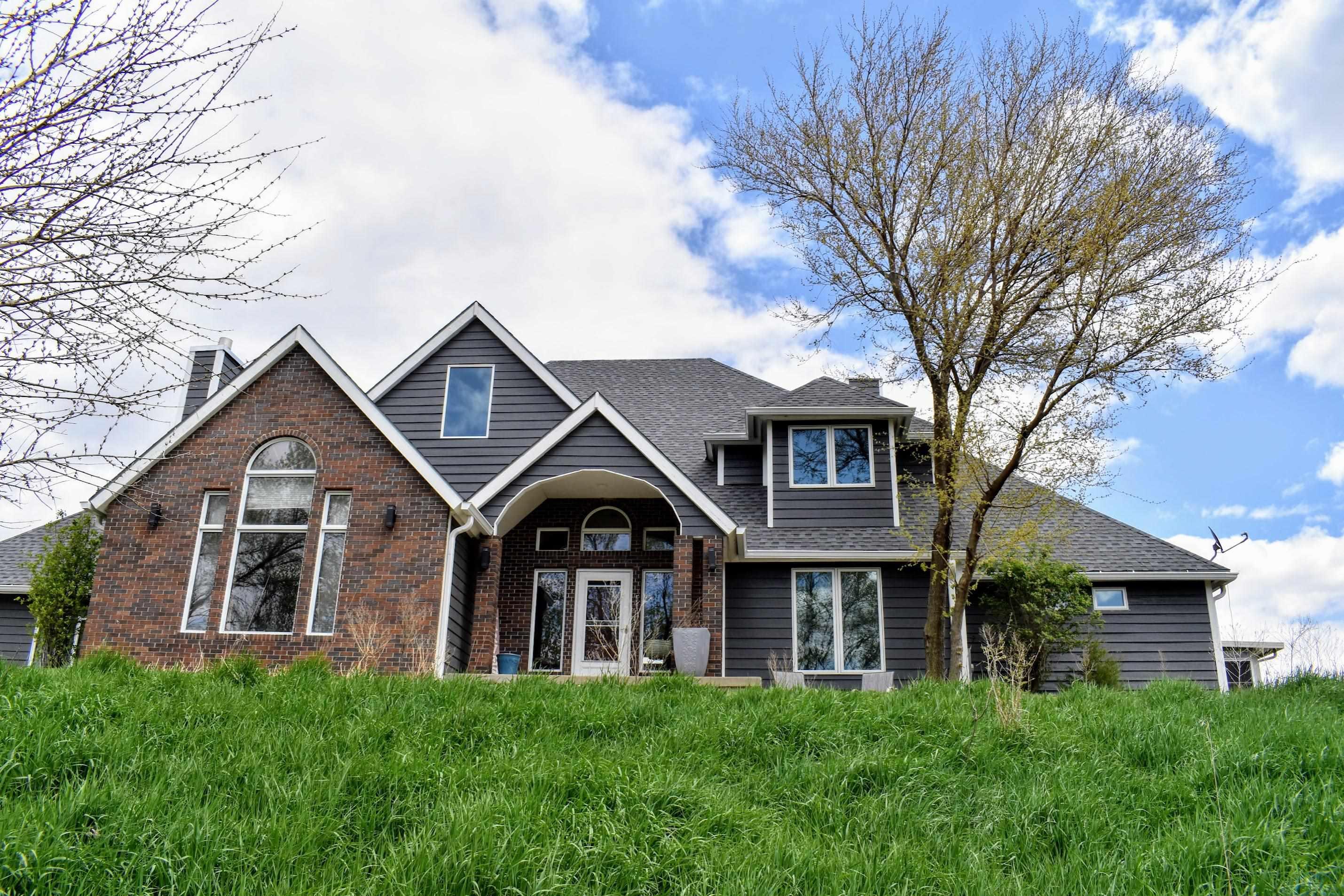 4640 Perry Way, Sioux City, IA 51104 