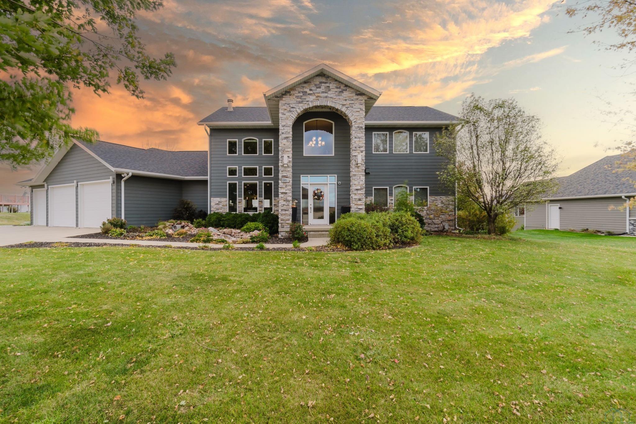 2490 5th Ave SE, LeMars, IA 51031 