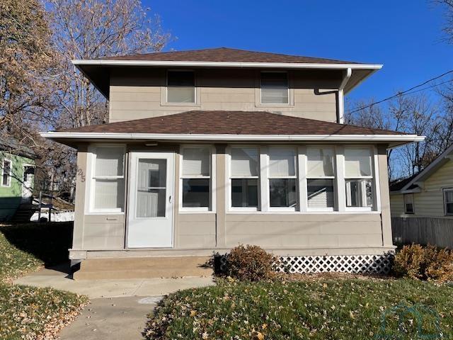 1215 Hill Ave, Sioux City, IA 51104 