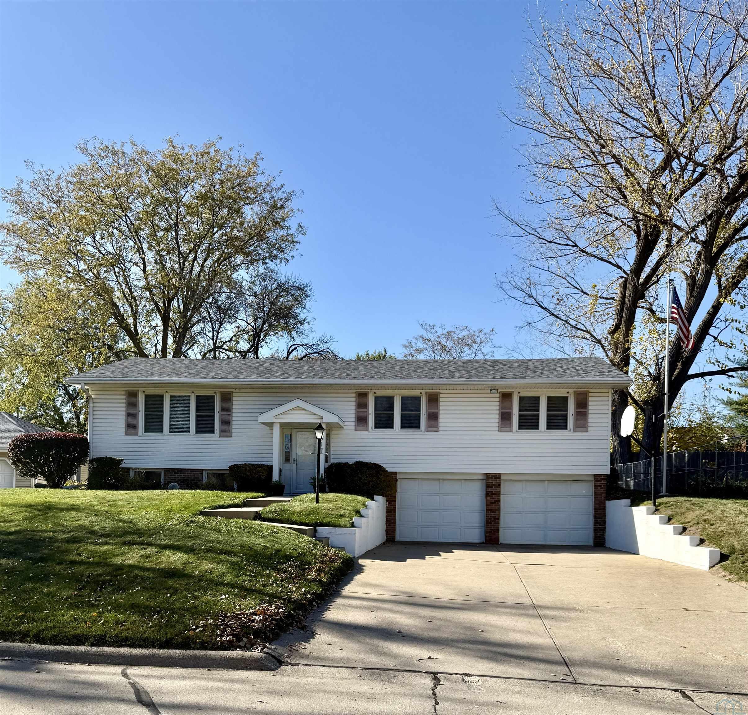 3317 VIKING DR, Sioux City, IA 51104 