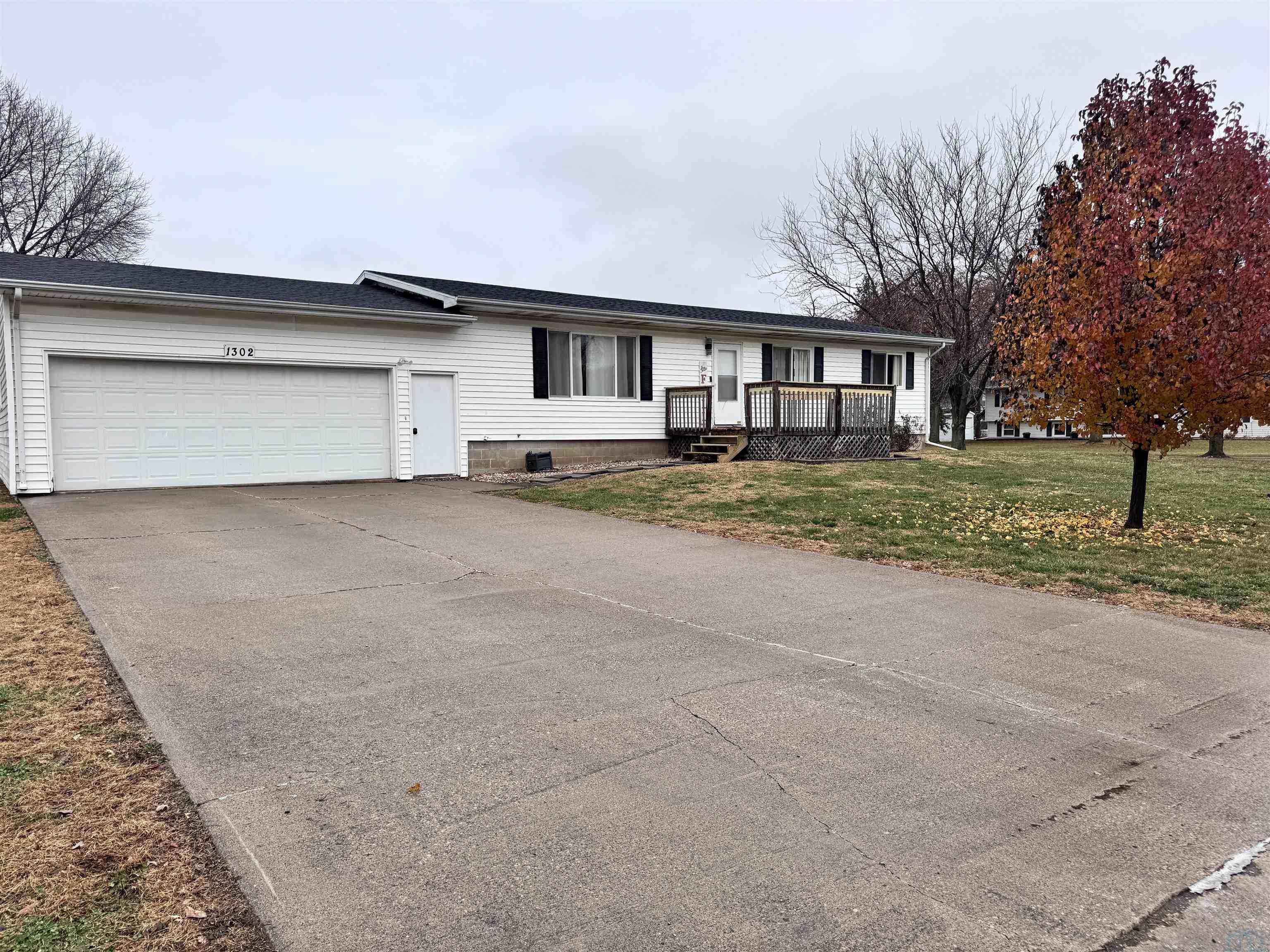 1302 Emerald Street, Onawa, IA 51040 