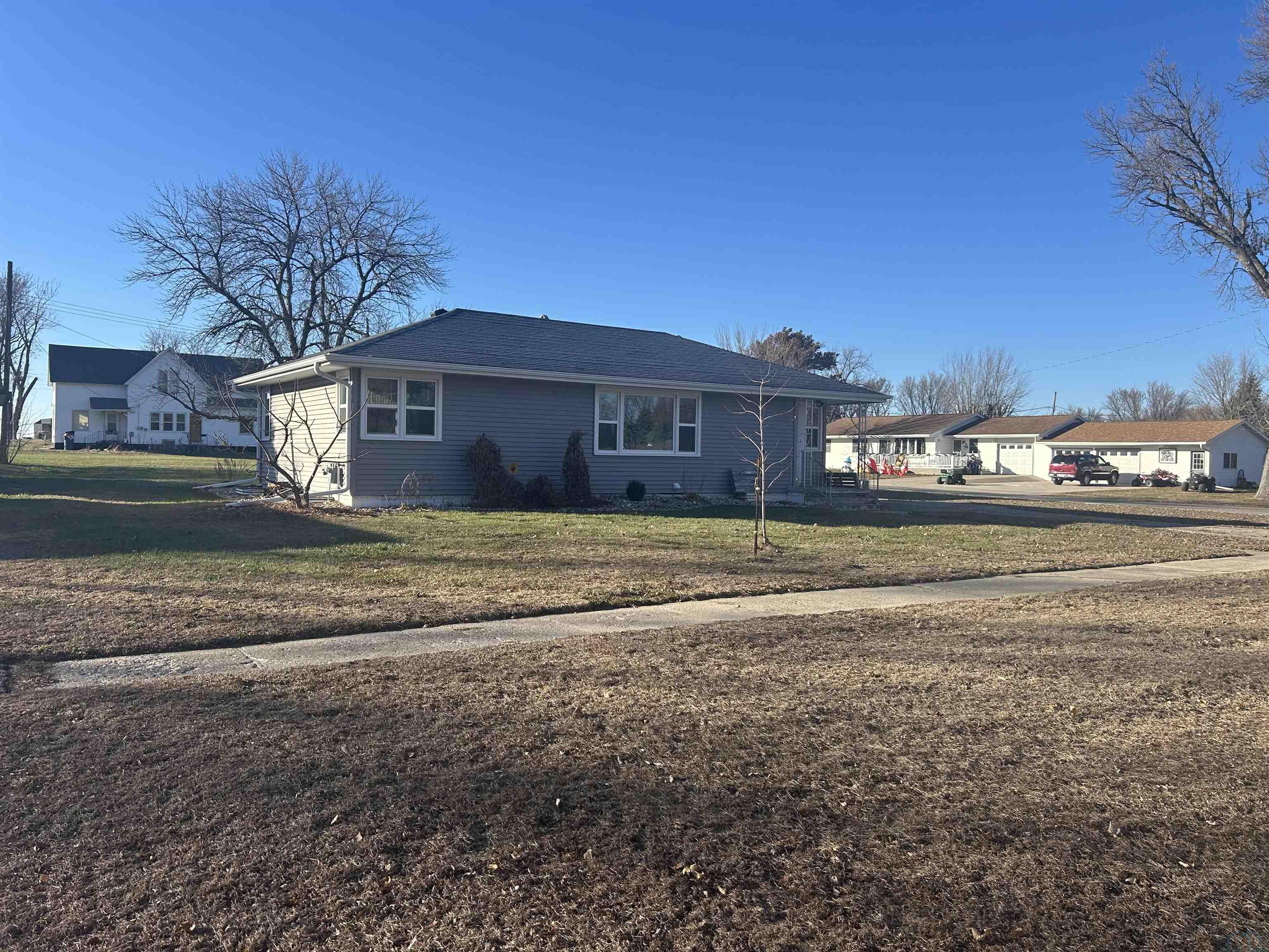 622 Long Street						  						 , Granville						 , IA						  51022						  