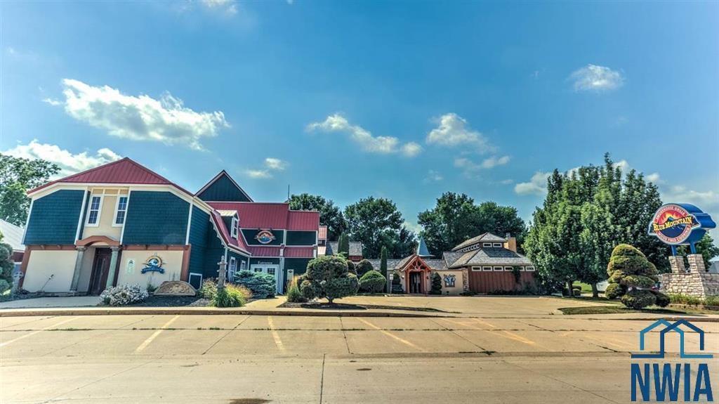 814 Lincoln Pl SE, Orange City, IA 51041 