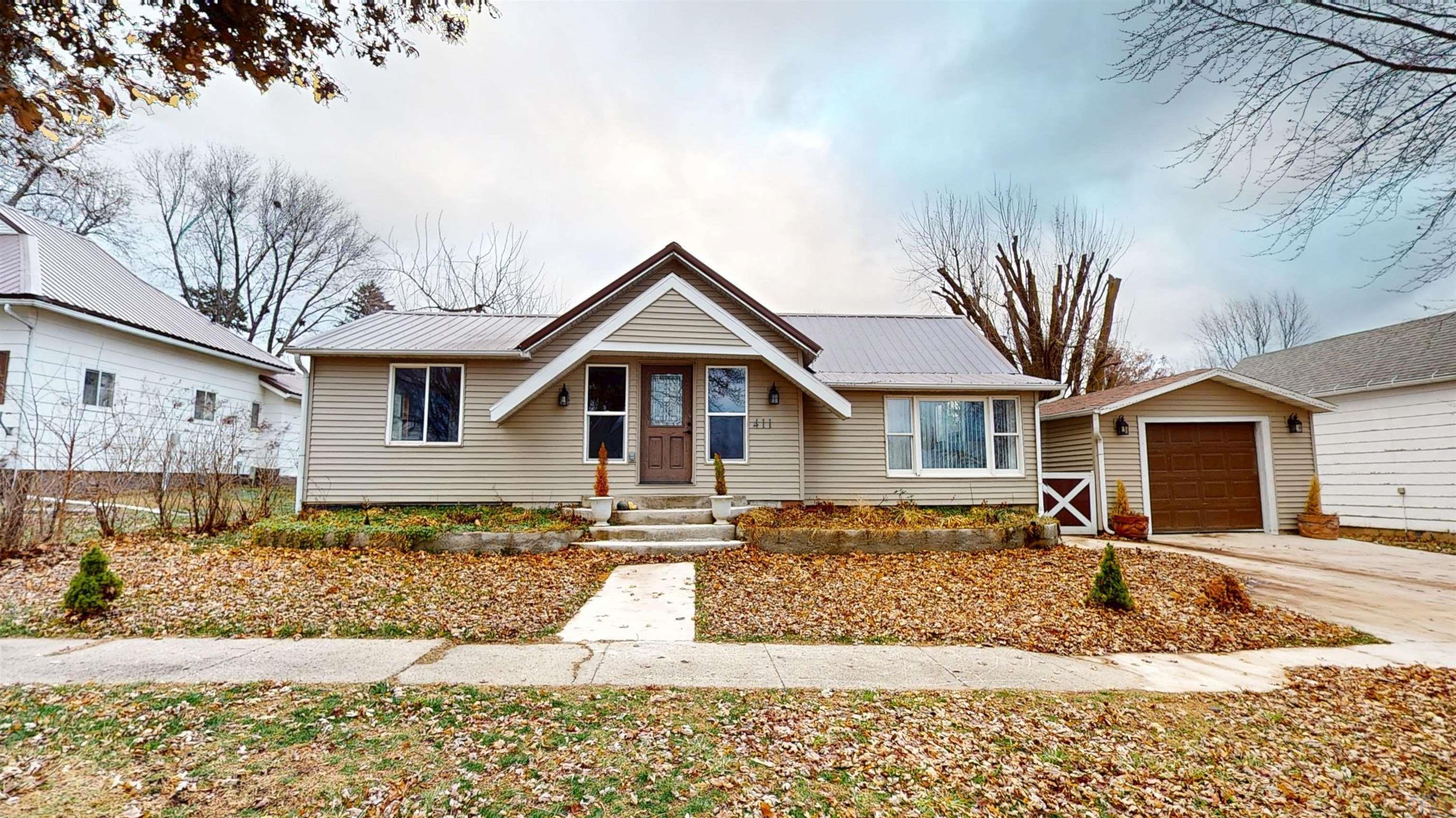 411 DUNDAS ST S, Schaller, IA 51053 