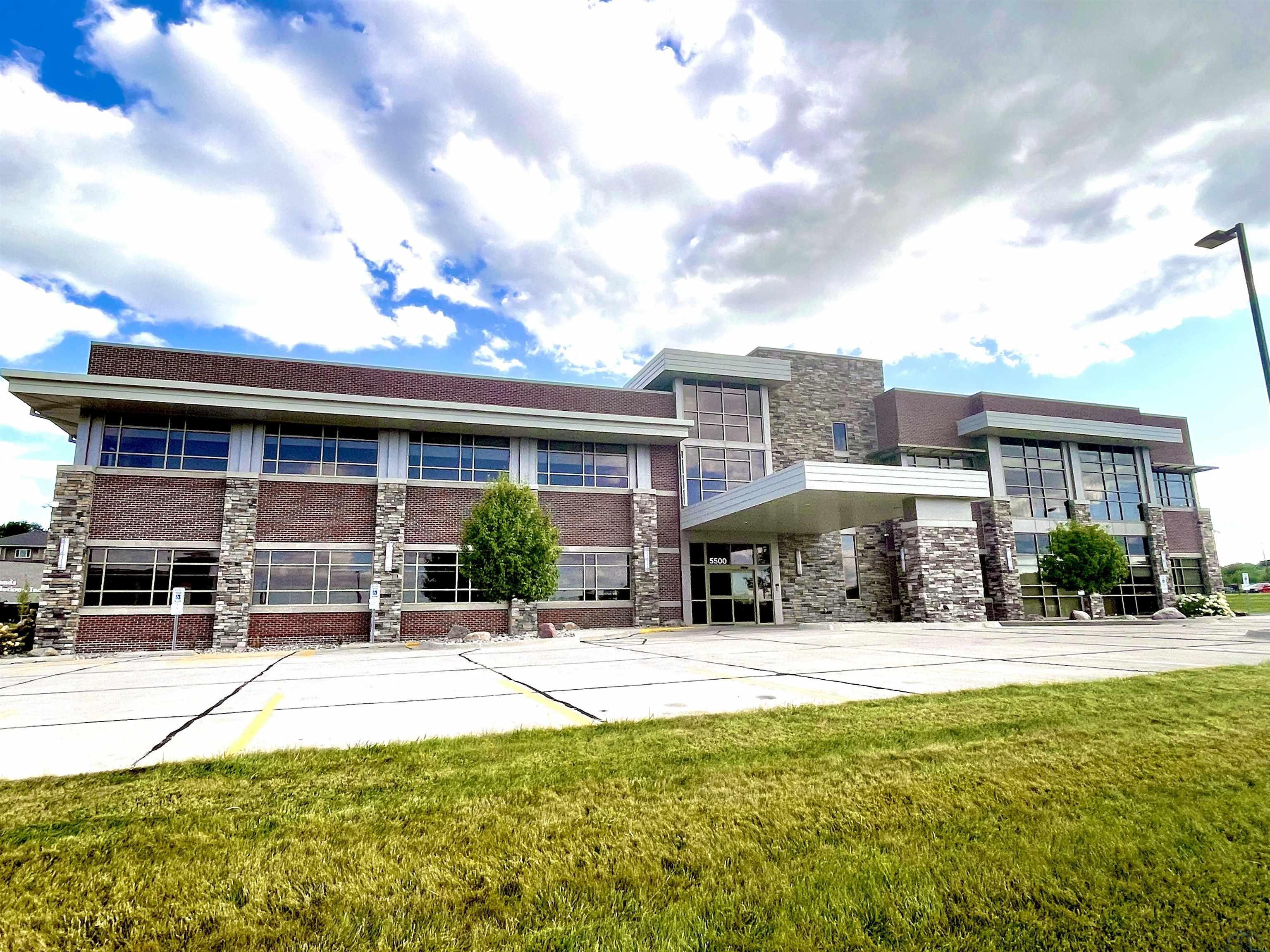 5500 Sergeant Rd. #100 & 101, Sioux City, IA 51106 