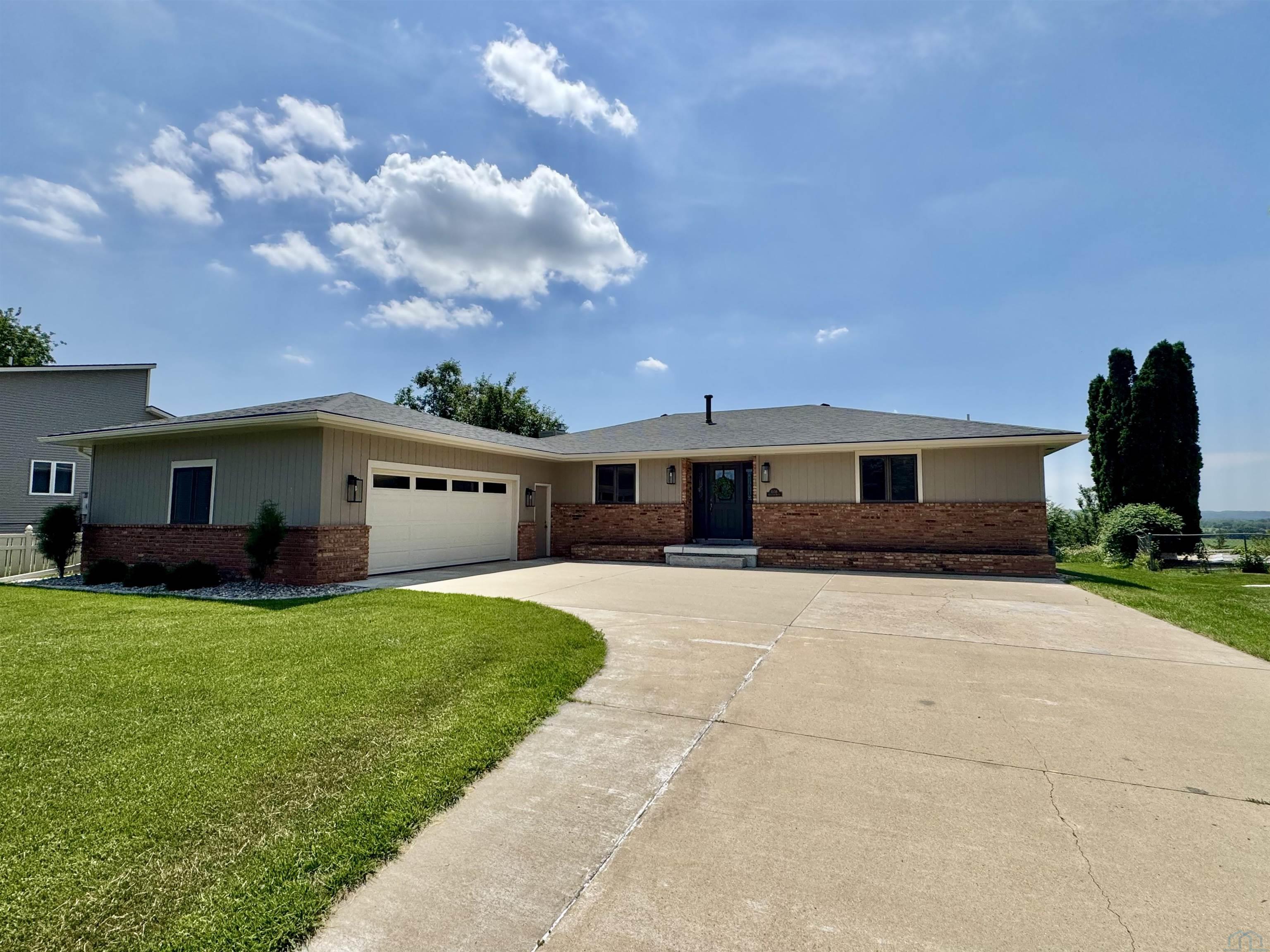 1556 Crestview Dr., Vermillion, SD 57069 