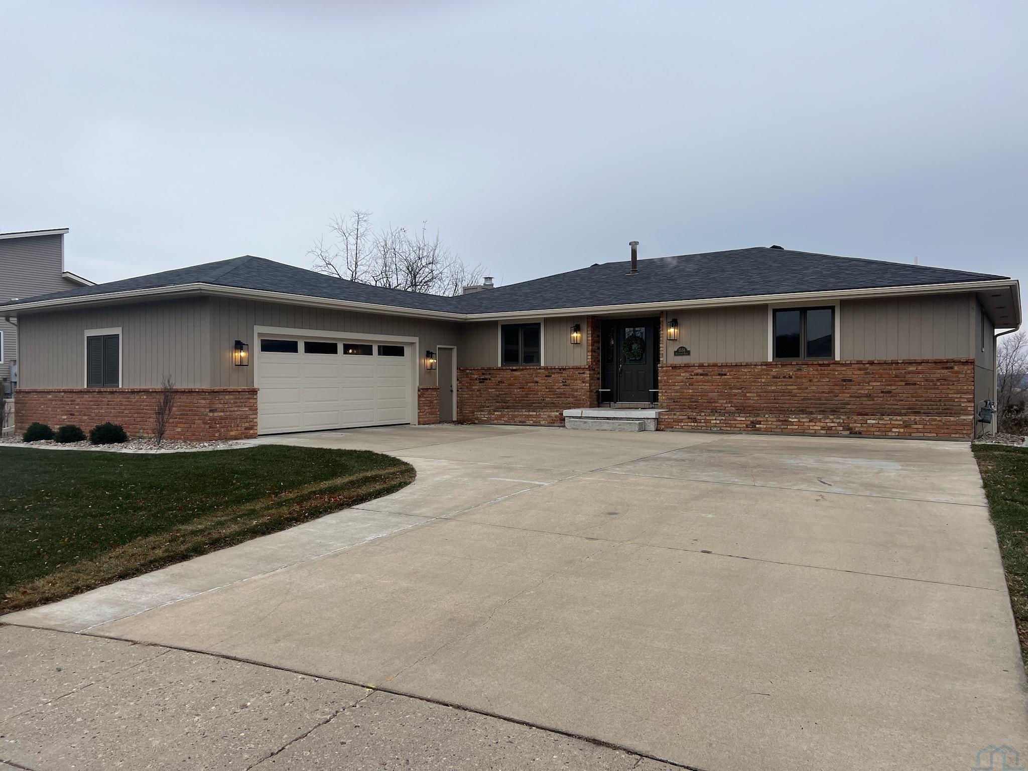 1556 Crestview Dr., Vermillion, SD 57069 