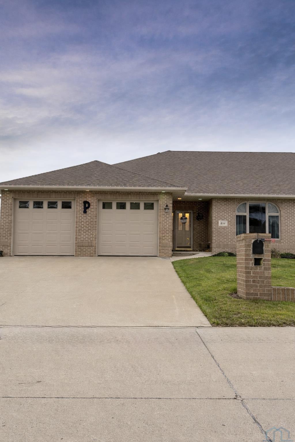 854 Springbrook, Hinton, IA 51024 