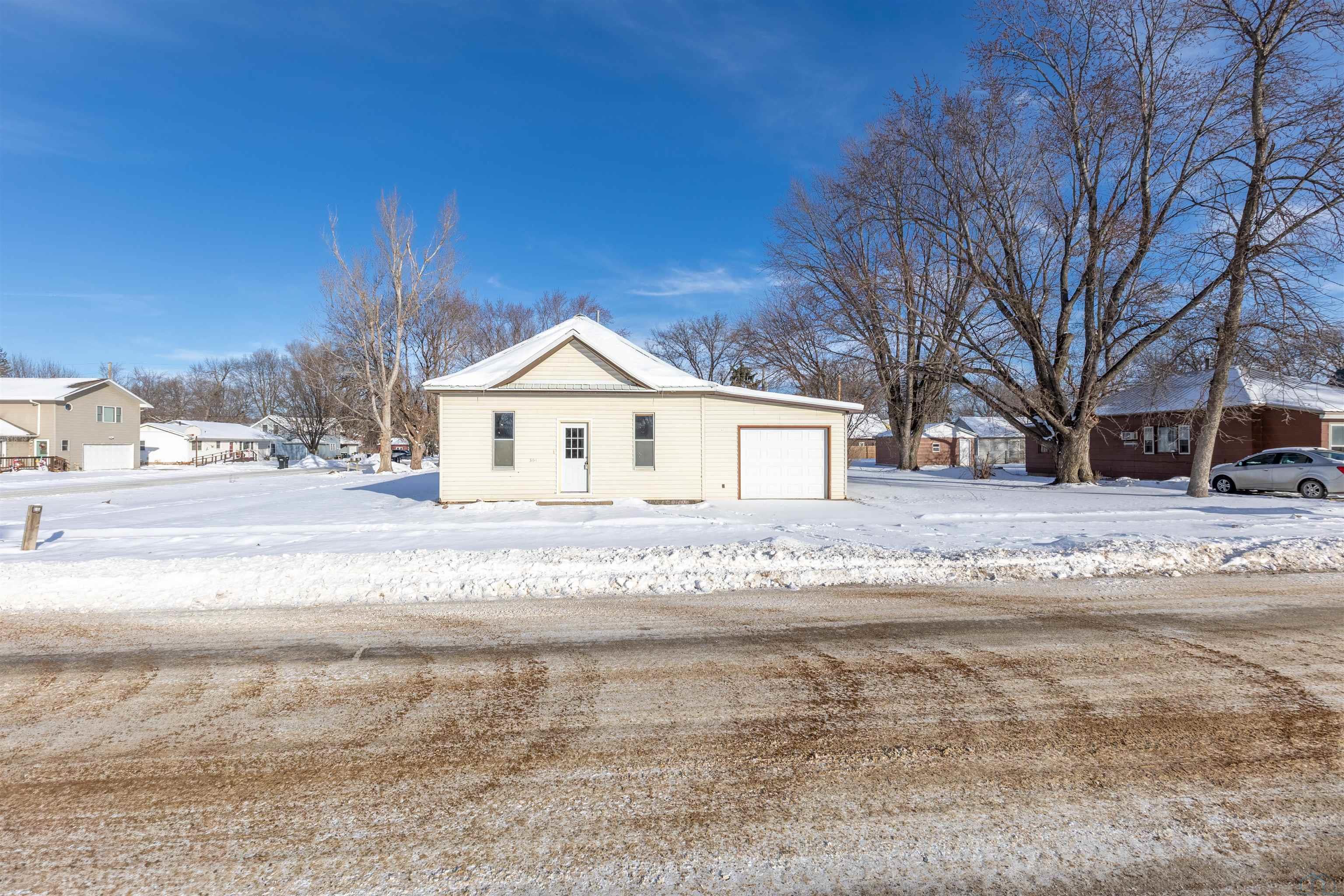 301 Bridge Street E, Anthon, IA 51004 