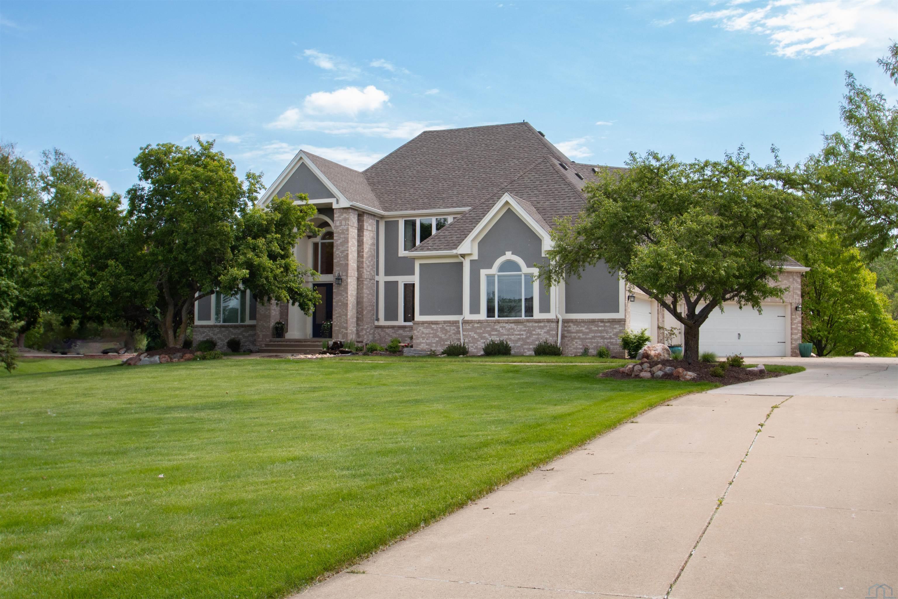 946 Wynstone Drive, Jefferson, SD 57038 