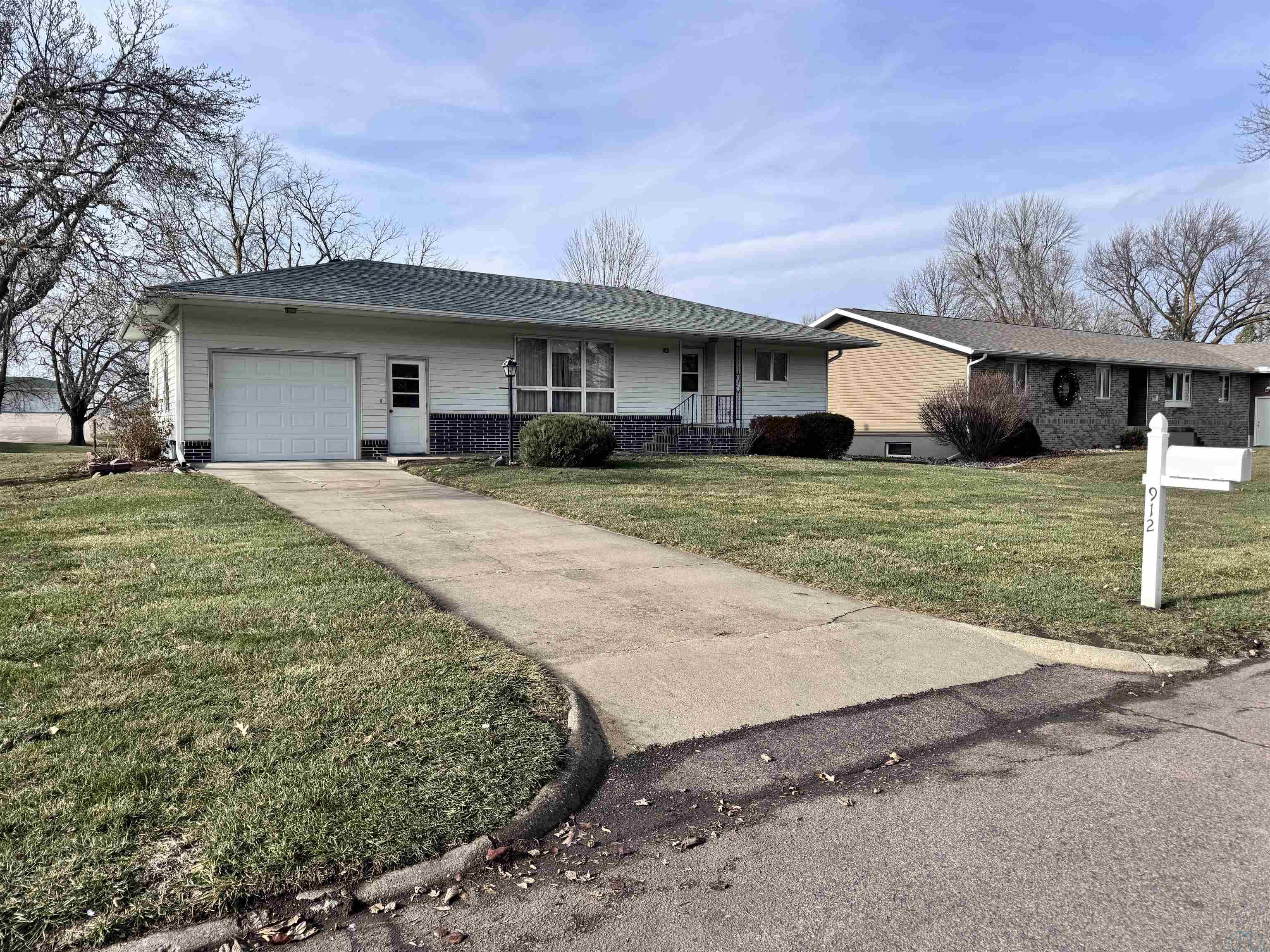 912 16th Street, Onawa, IA 51040 