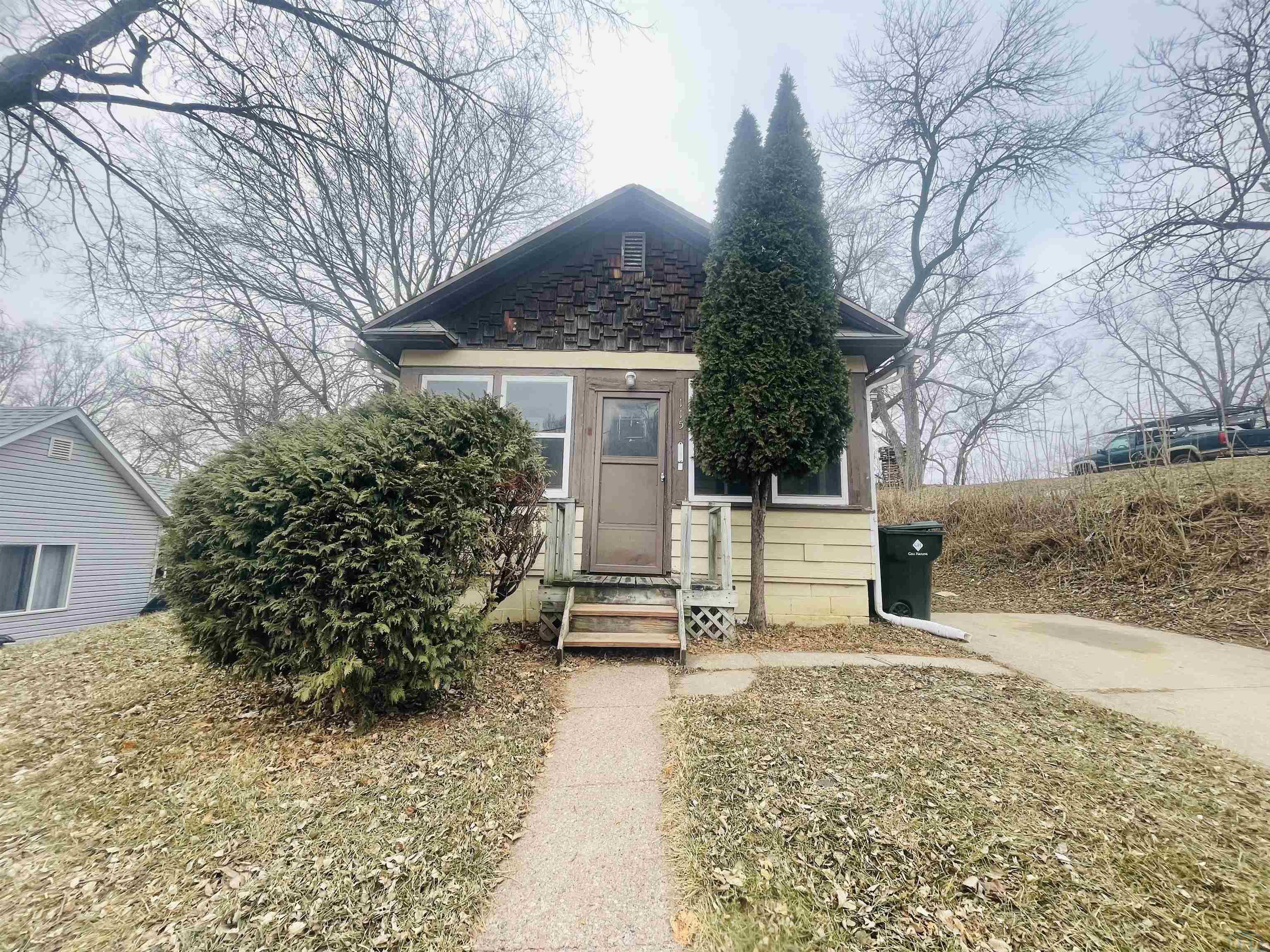 115 Paxton St., Sioux City, IA 51106 