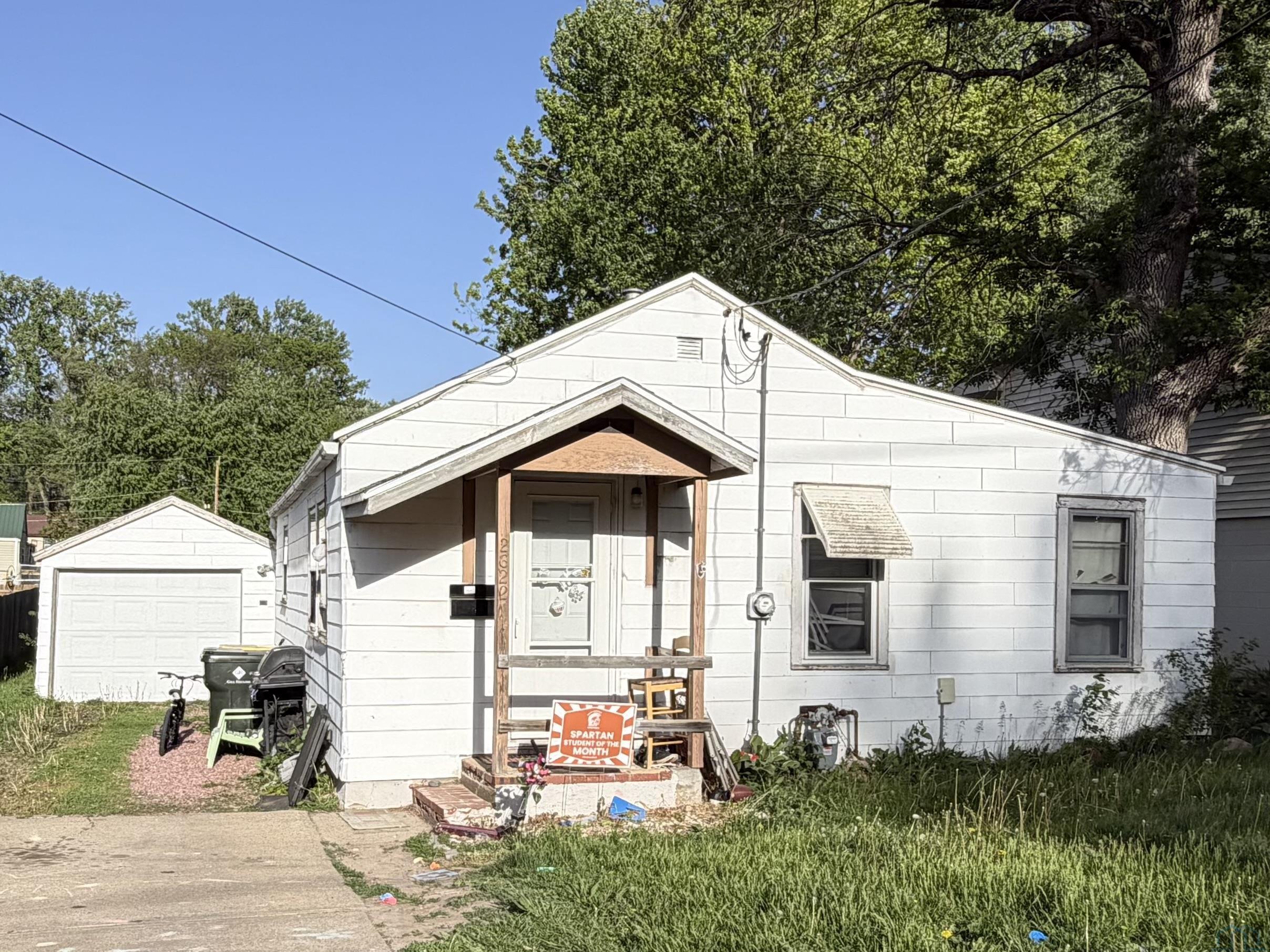 2622 S Helen St, Sioux City, IA 51106 