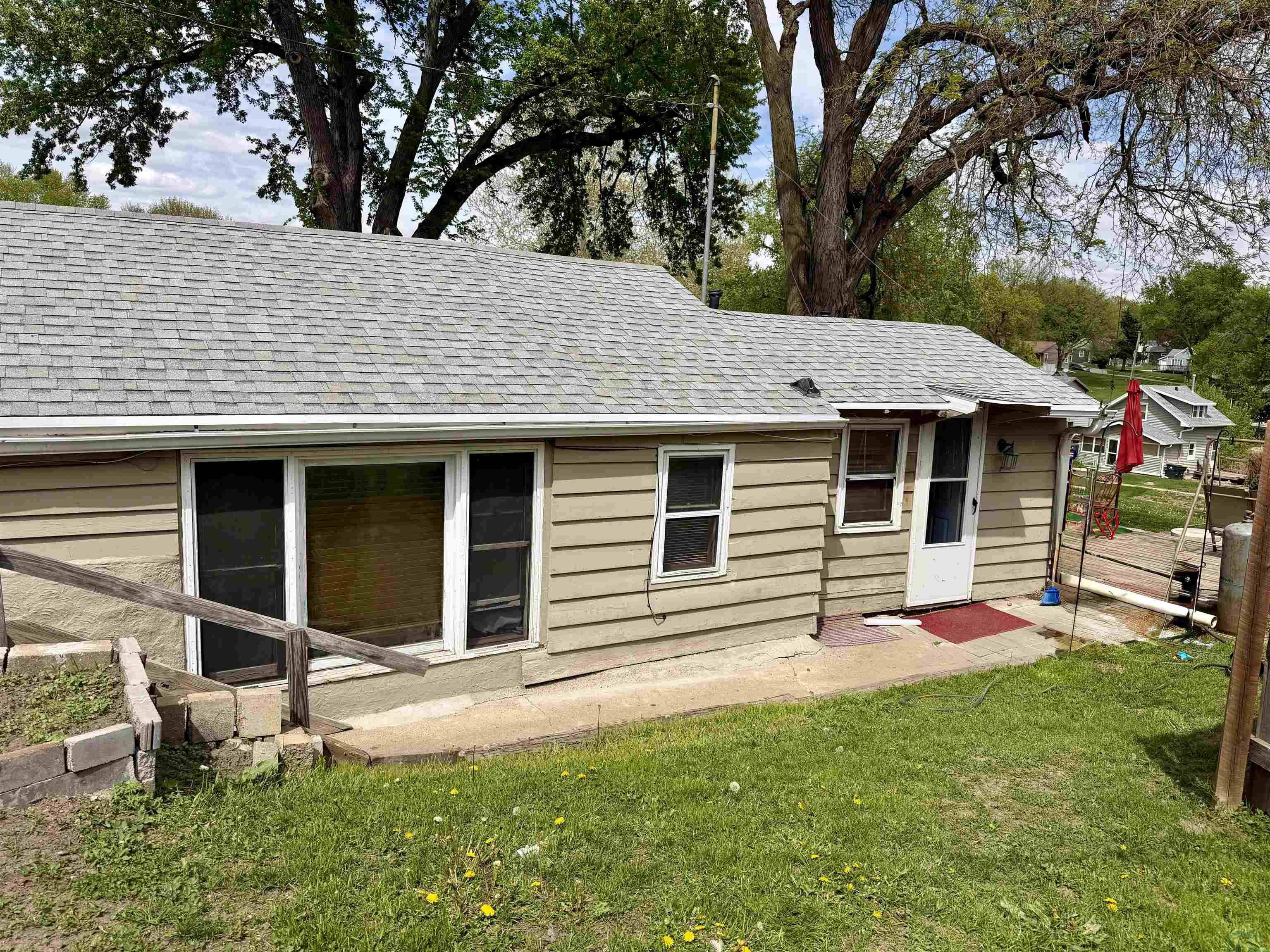 2729 S. Palmetto St., Sioux City, IA 51106 
