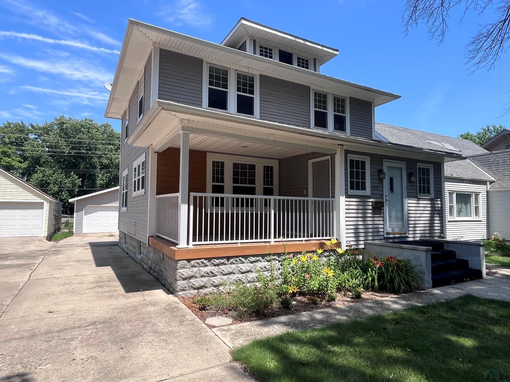 1121 10th Street, Sheldon, IA 51201- 