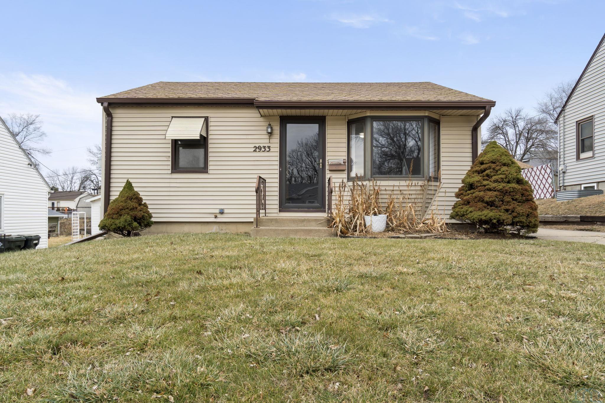 2933 S. Coral St., Sioux City, IA 51106 