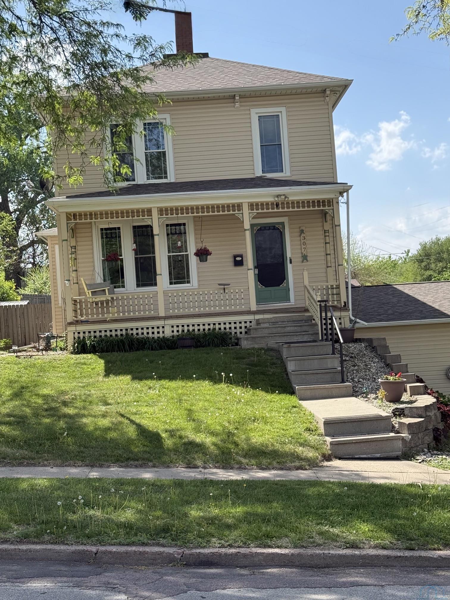 307 HELEN ST S, Sioux City, IA 51105 