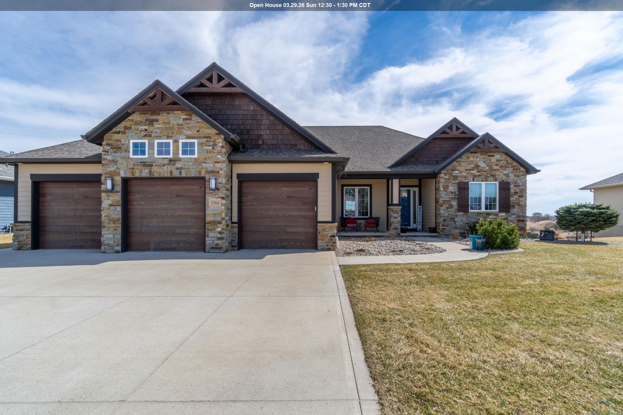 2564 Nicklaus Blvd, Sioux City, IA 51106 