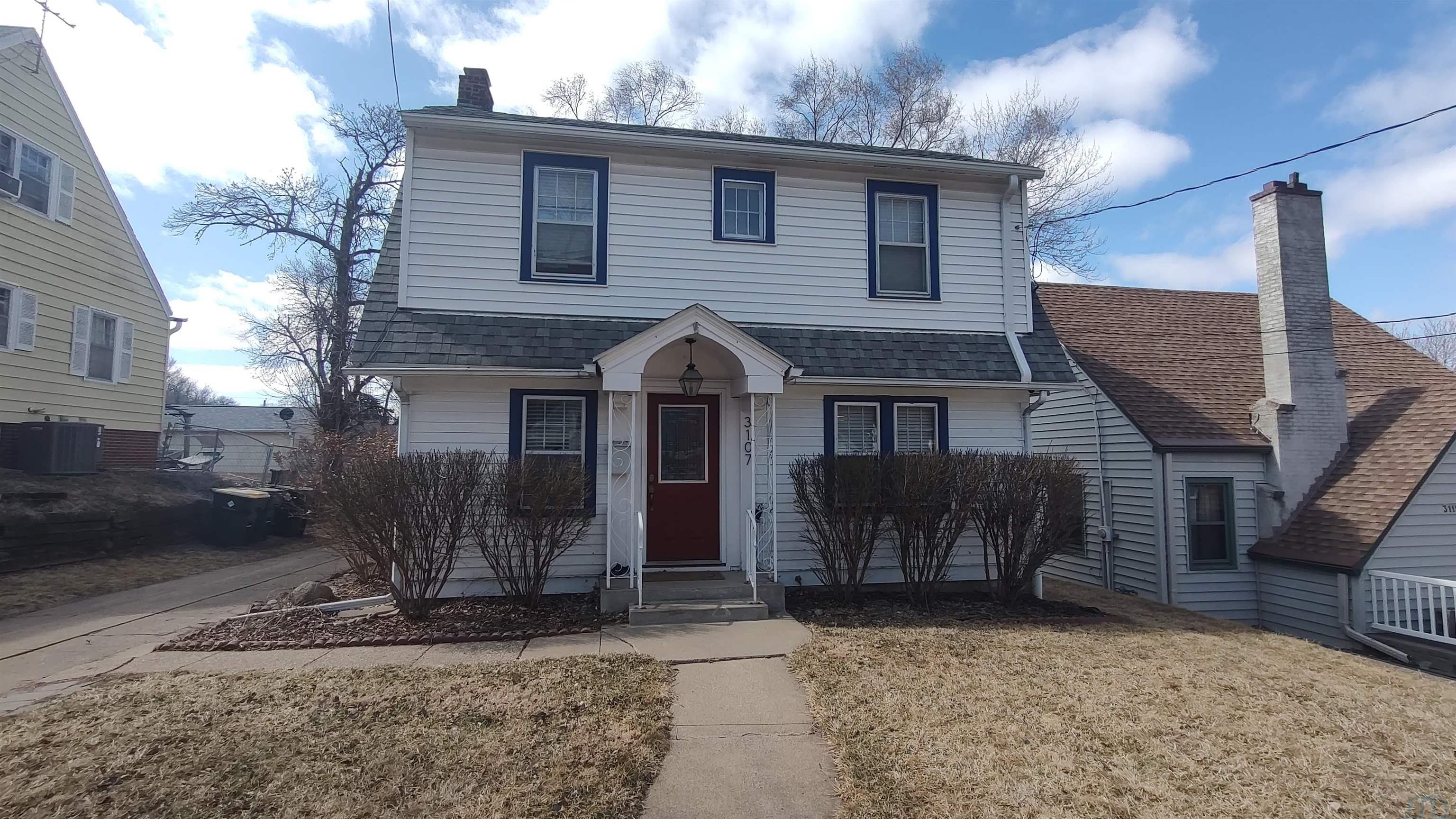 3107 Summit St., Sioux City, IA 51104 