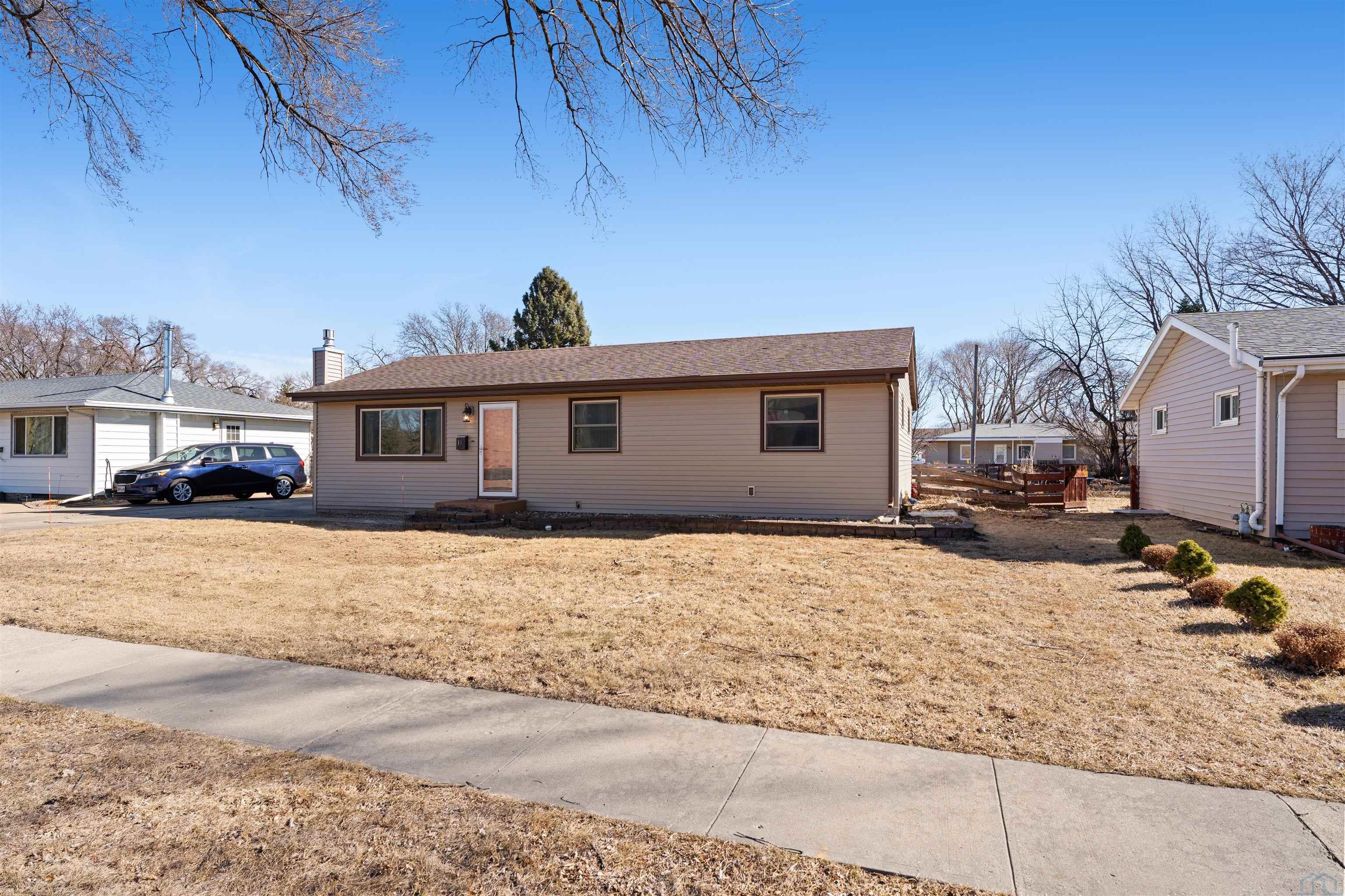 18 Walker, Vermillion, SD 57069 