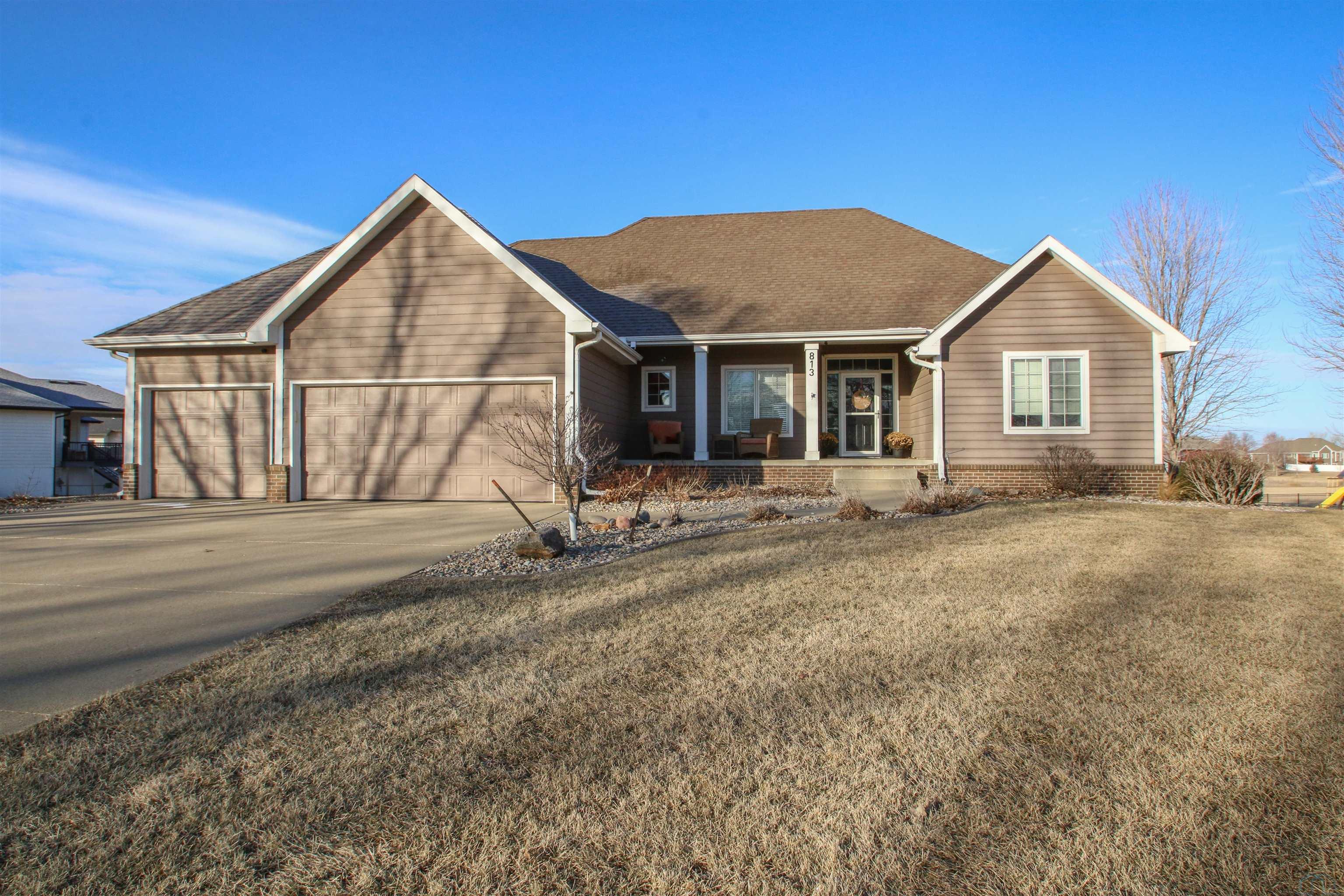 813 Brookside Drive, Jefferson, SD 57038 