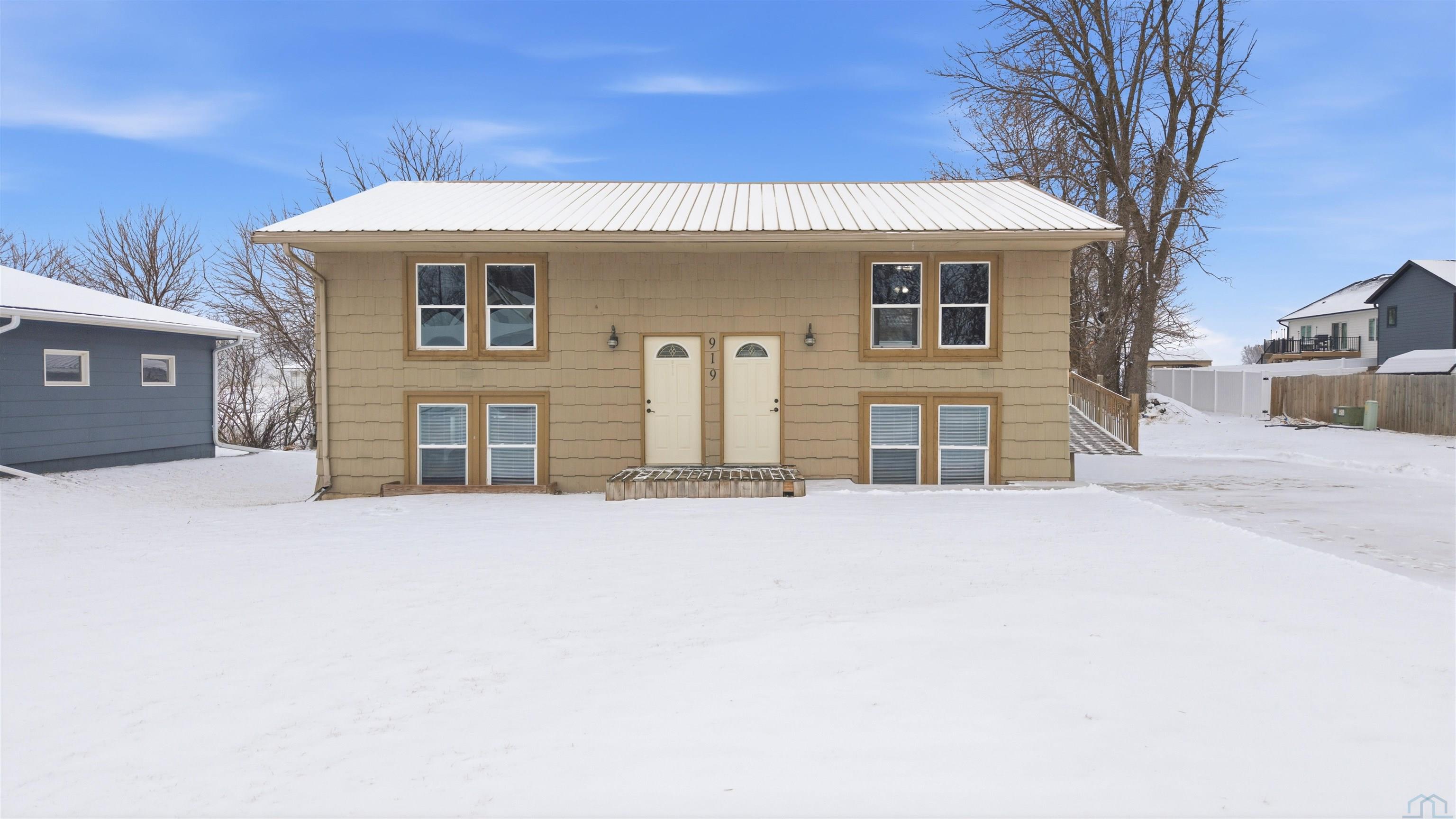 917/919 Geiser, Larchwood, IA 51241 