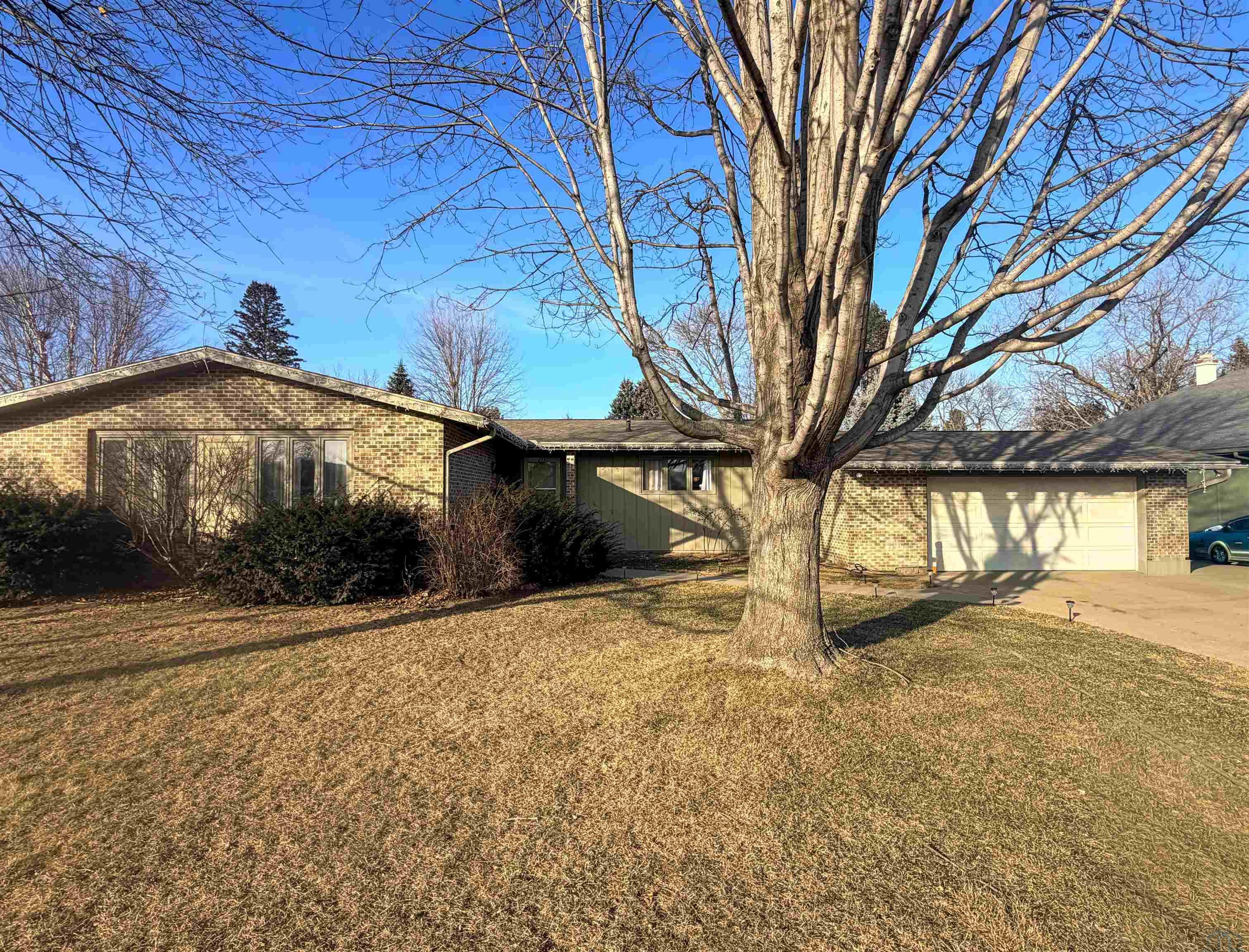 211 Wedgewood Dr., South Sioux City, NE 68776- 