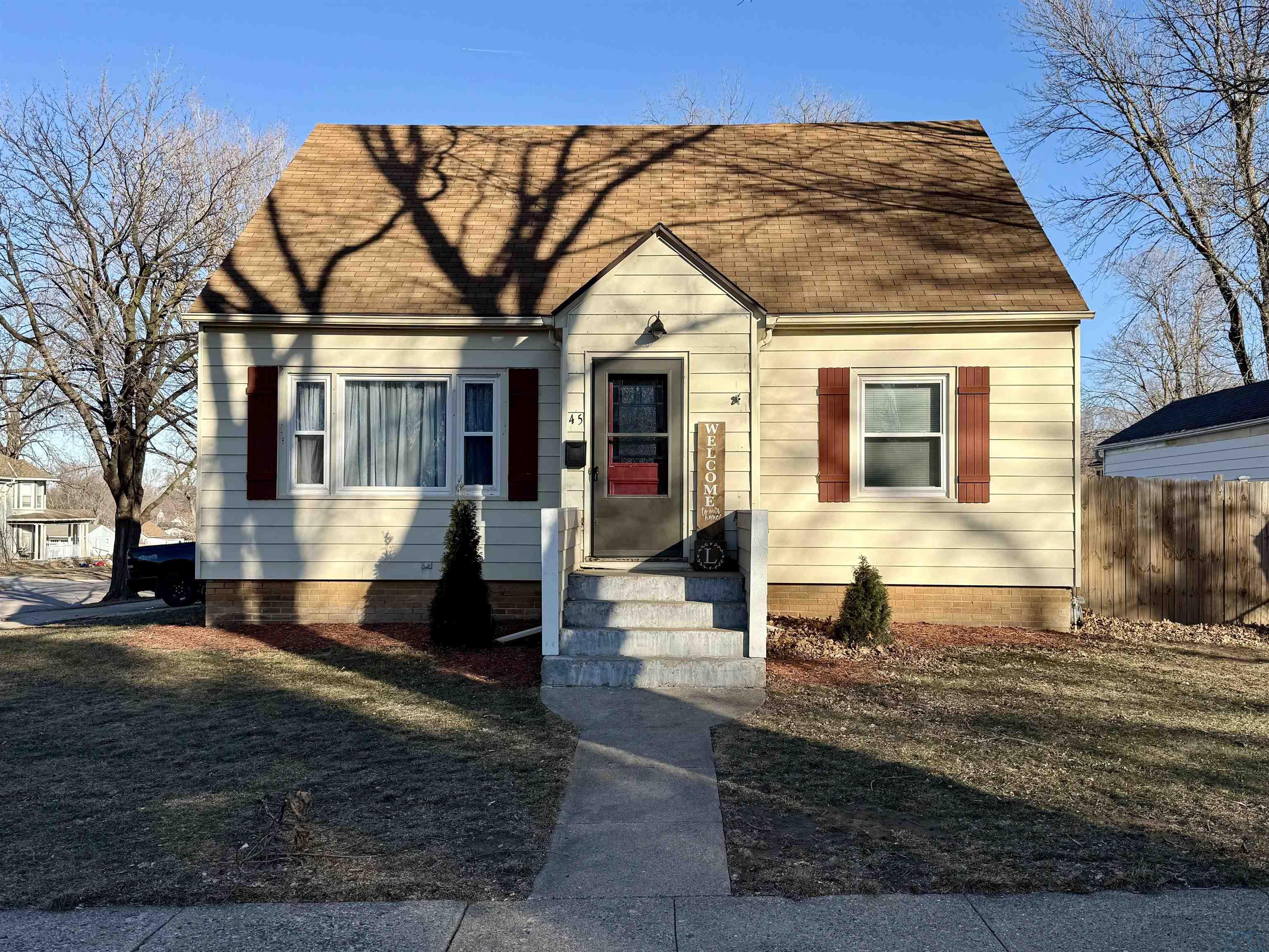 45 7th St SW, LeMars, IA 51031 