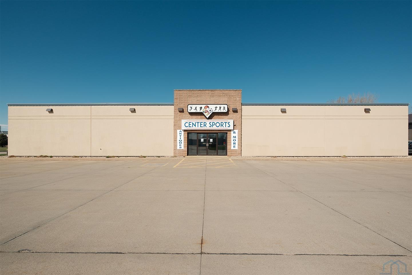 1825 2nd Ave SW, Sioux Center, IA 51250 