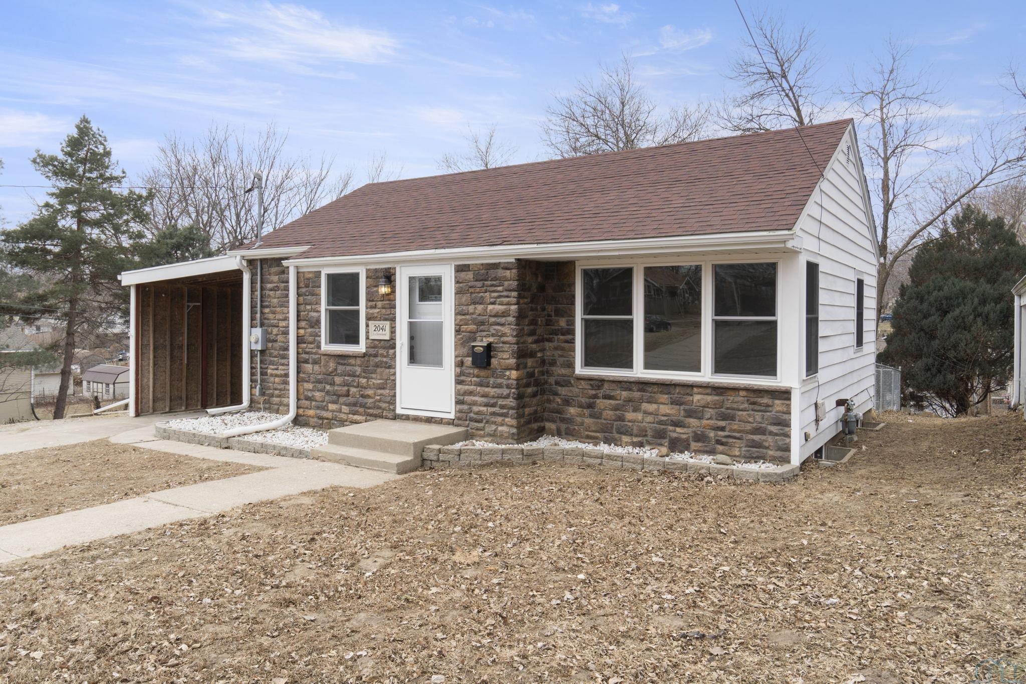 2041 Cleveland S, Sioux City, IA 51106 