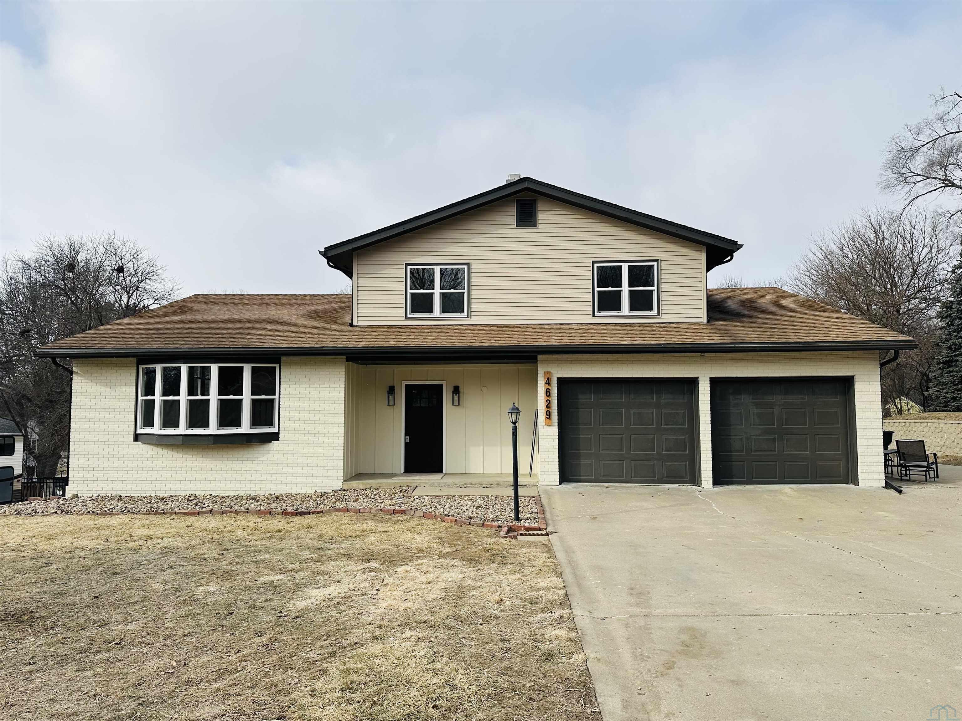 4629 Perry Way, Sioux City, IA 51104 