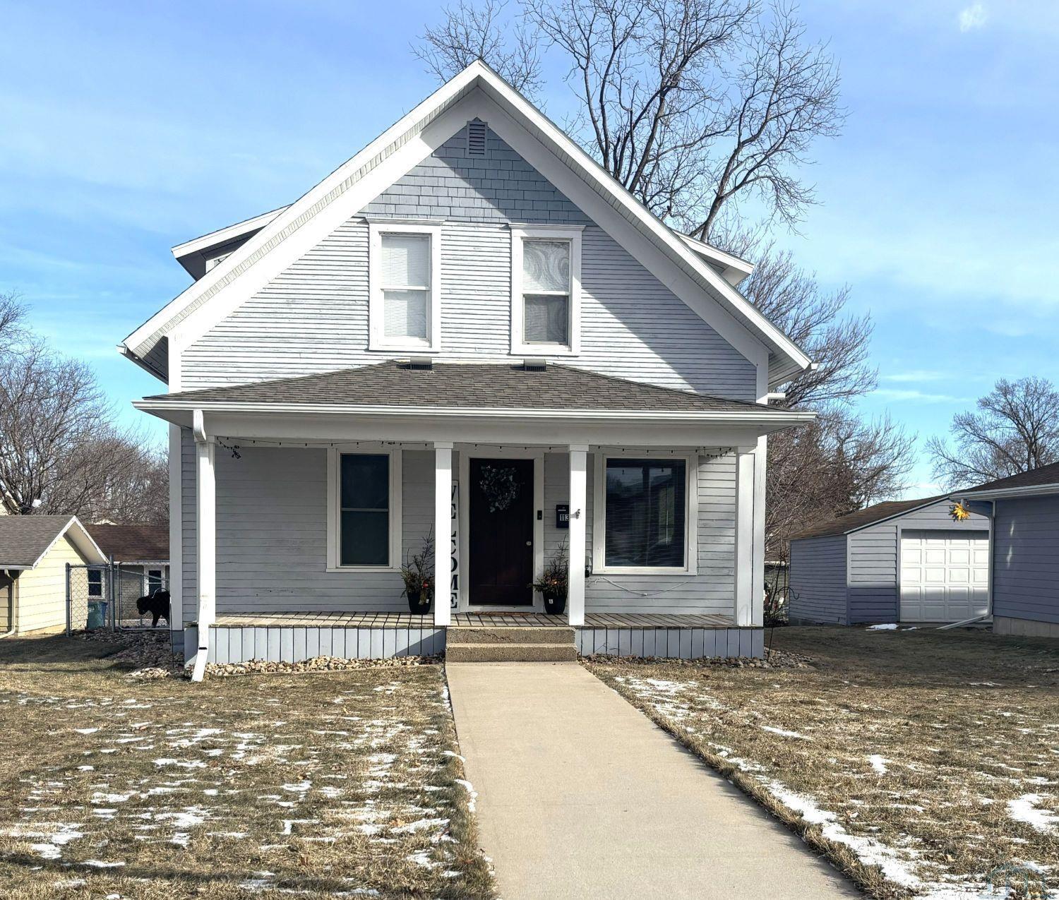 113 Boston Ave SE, Orange City, IA 51041 