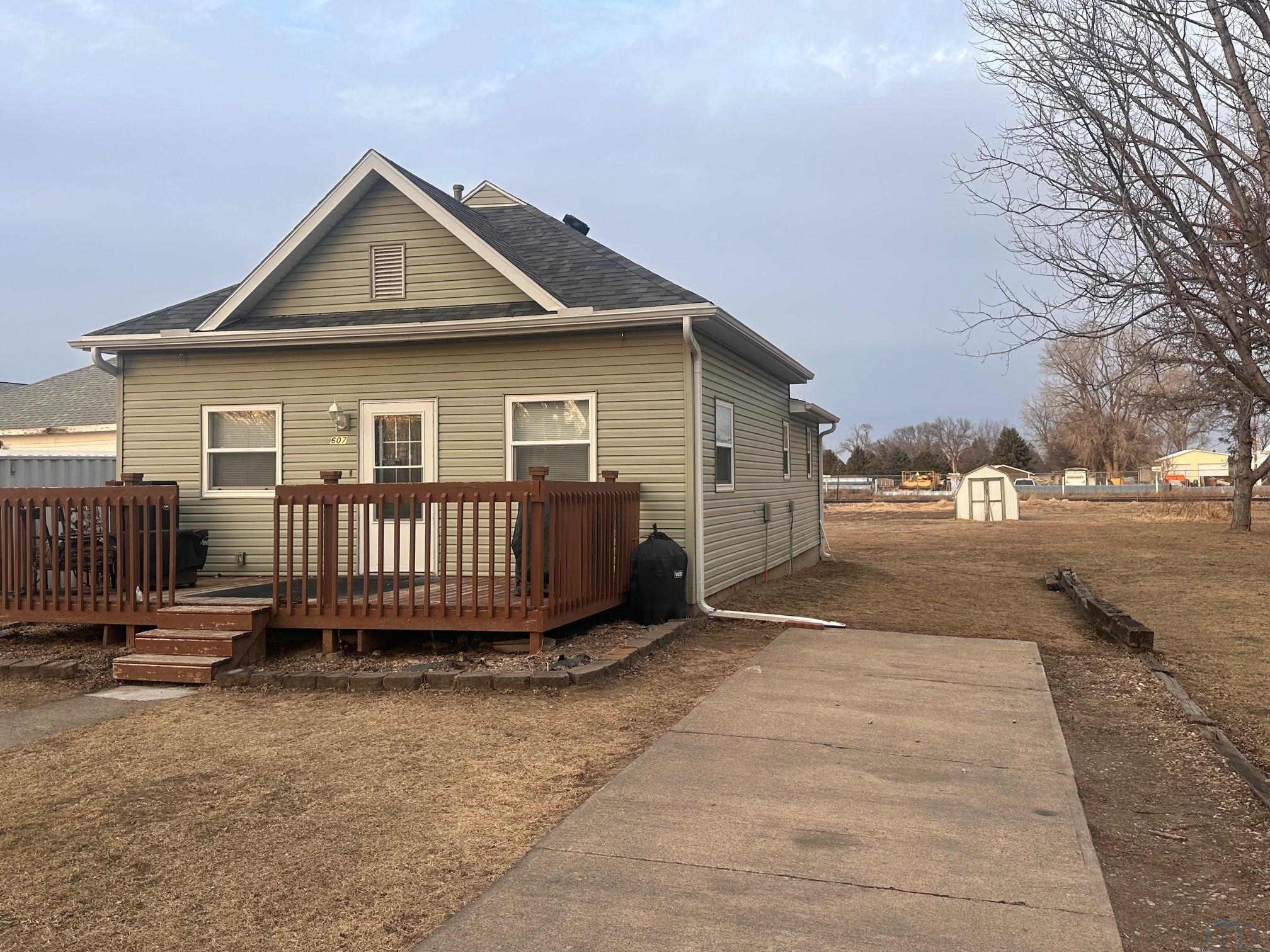 607 PLEASANT ST E, Elk Point, SD 57025 