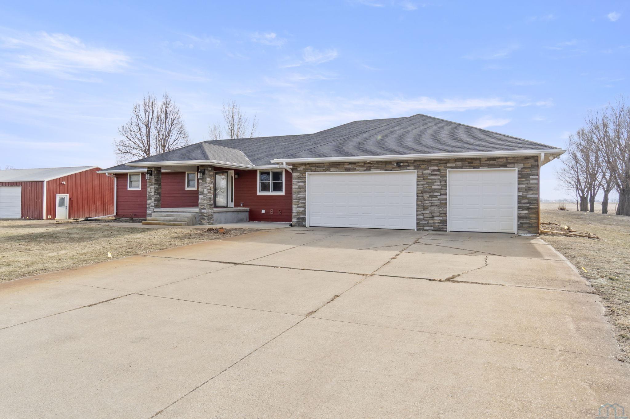 1438 220th Street, Sergeant Bluff, IA 51054 