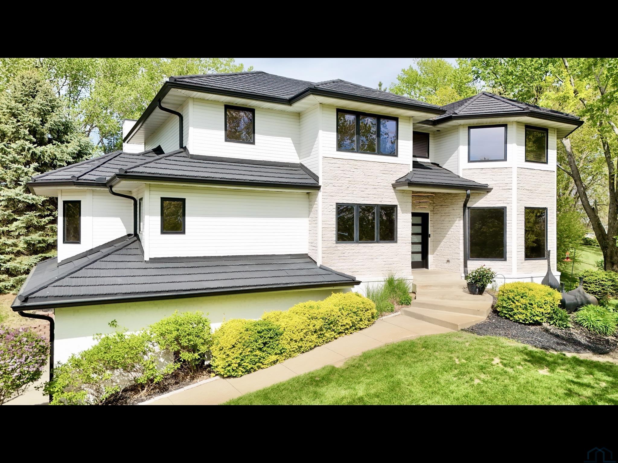 7 Hidden Acres Dr N, Sioux City, IA 51108 