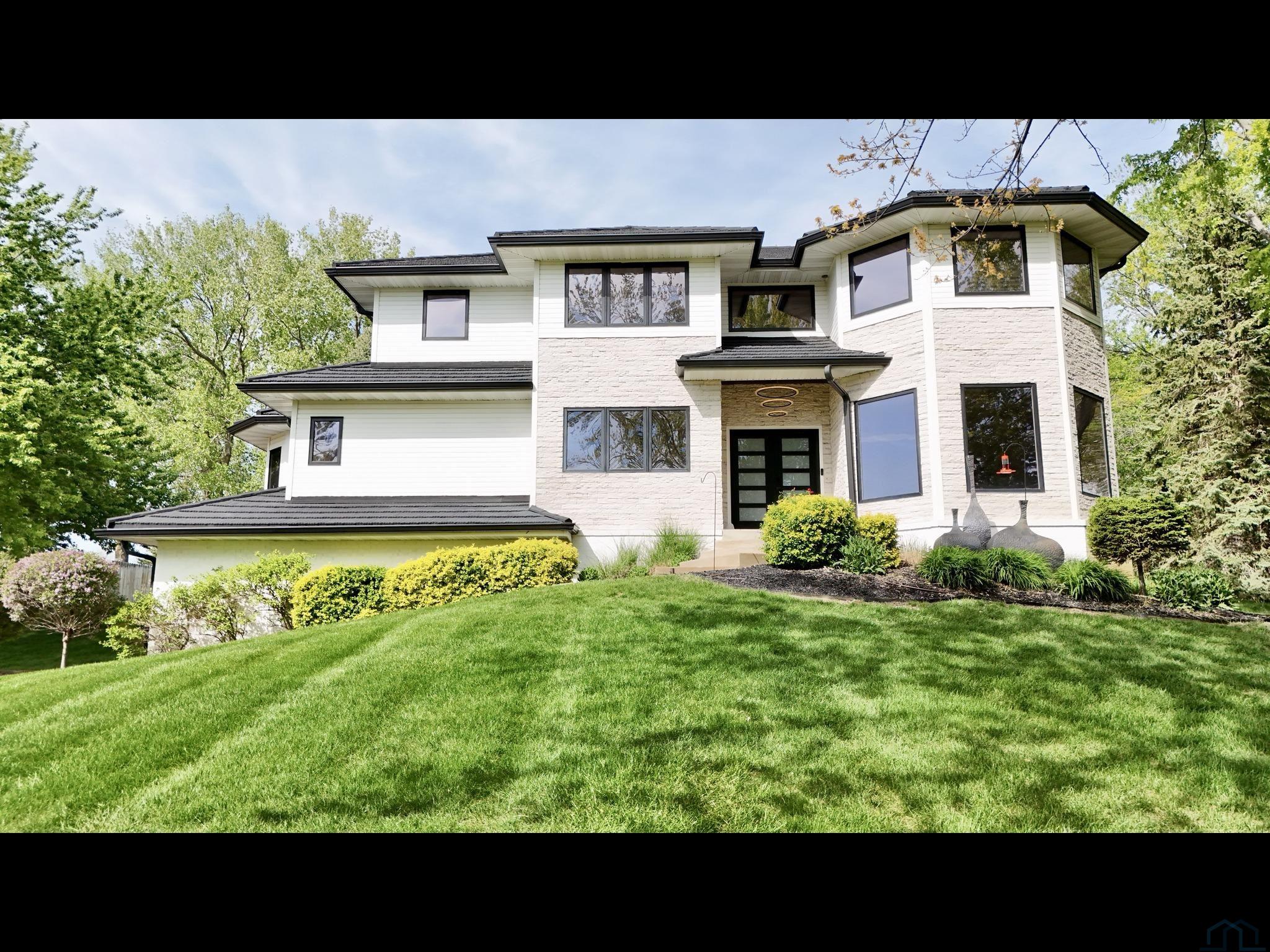MLS #831694
