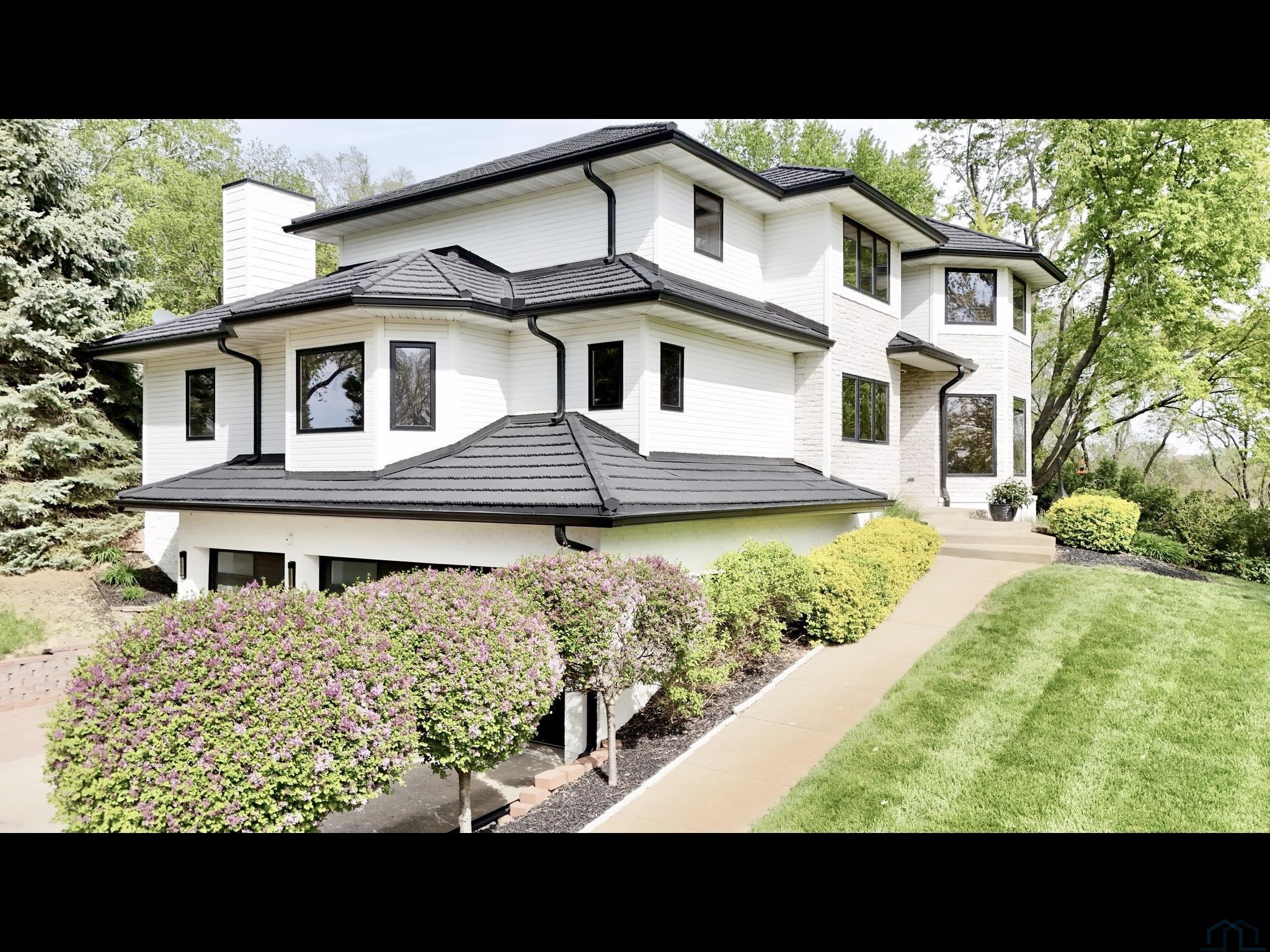MLS #831694