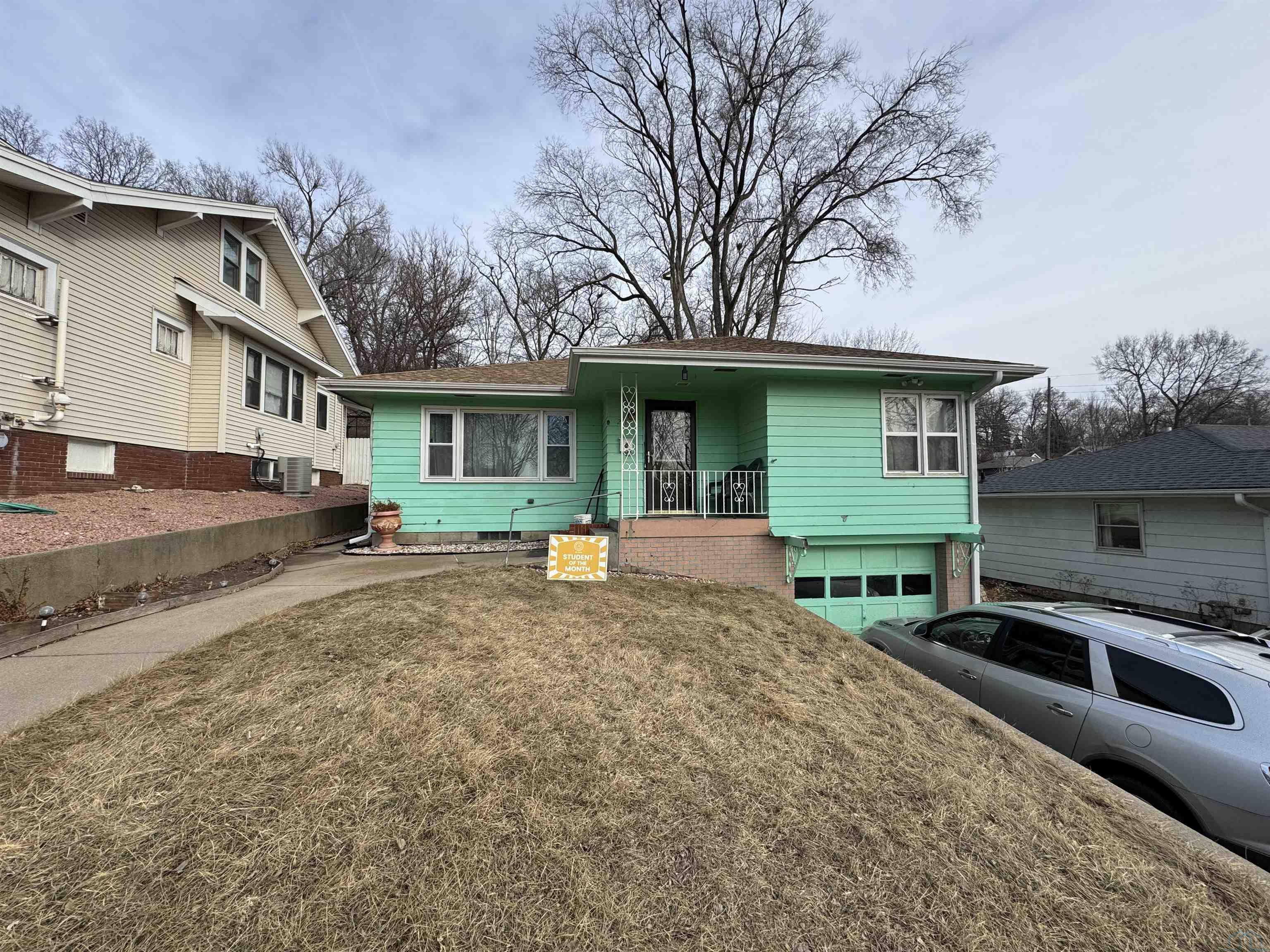 2112 Heights Ave, Sioux City, IA 51104 