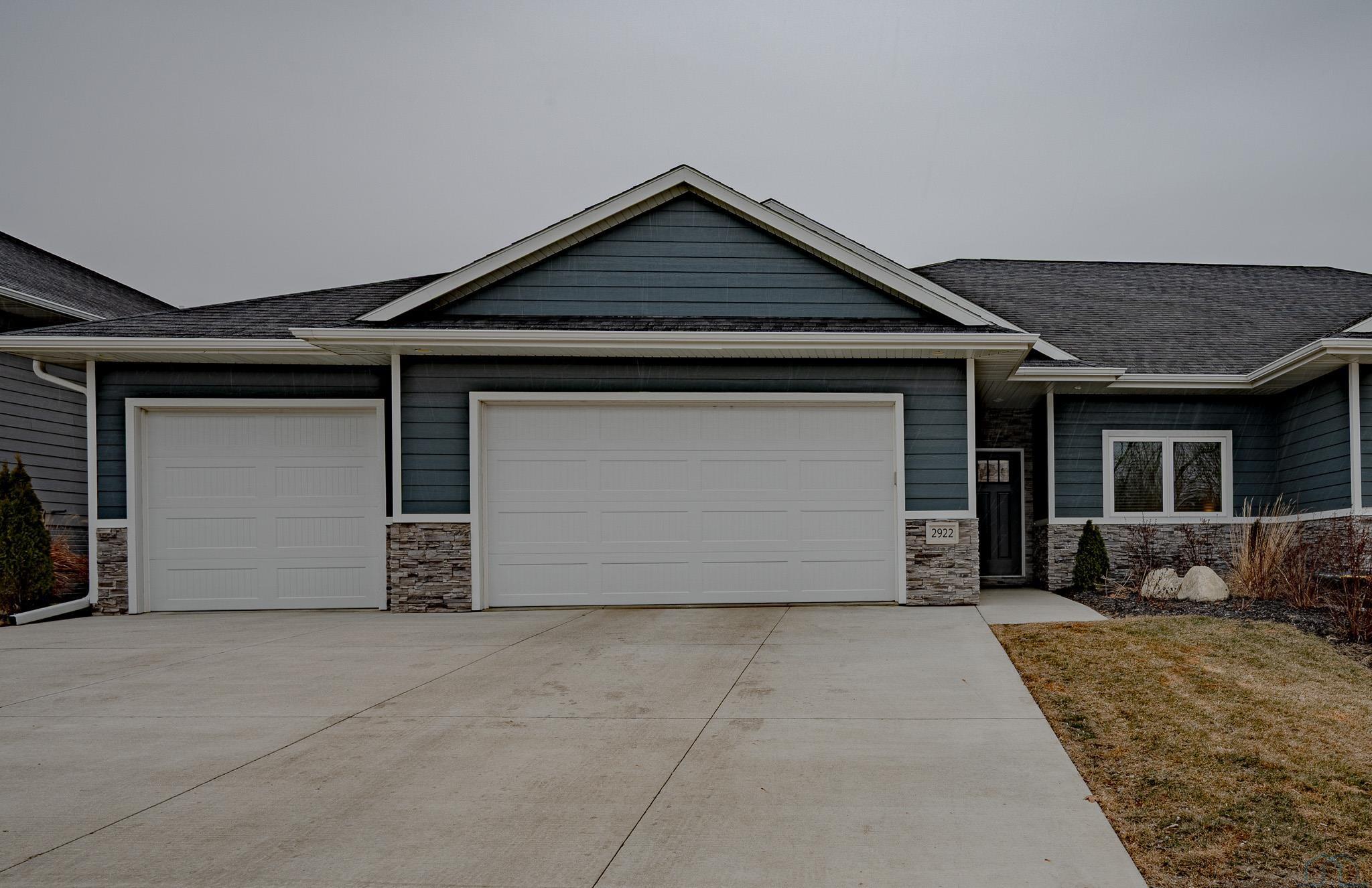 2922 Chestnut Ave, Sioux City, IA 51104 