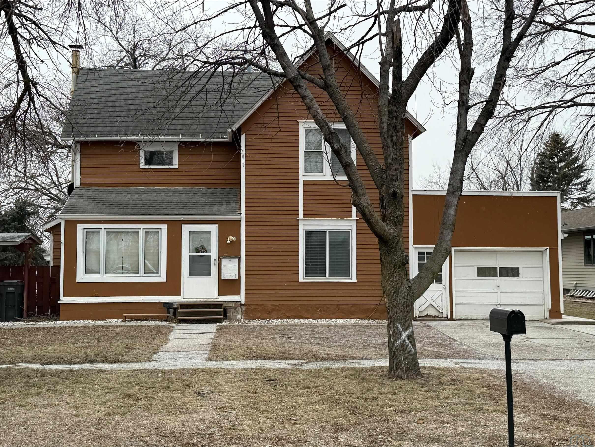 1127 Ave F, Hawarden, IA 51023 