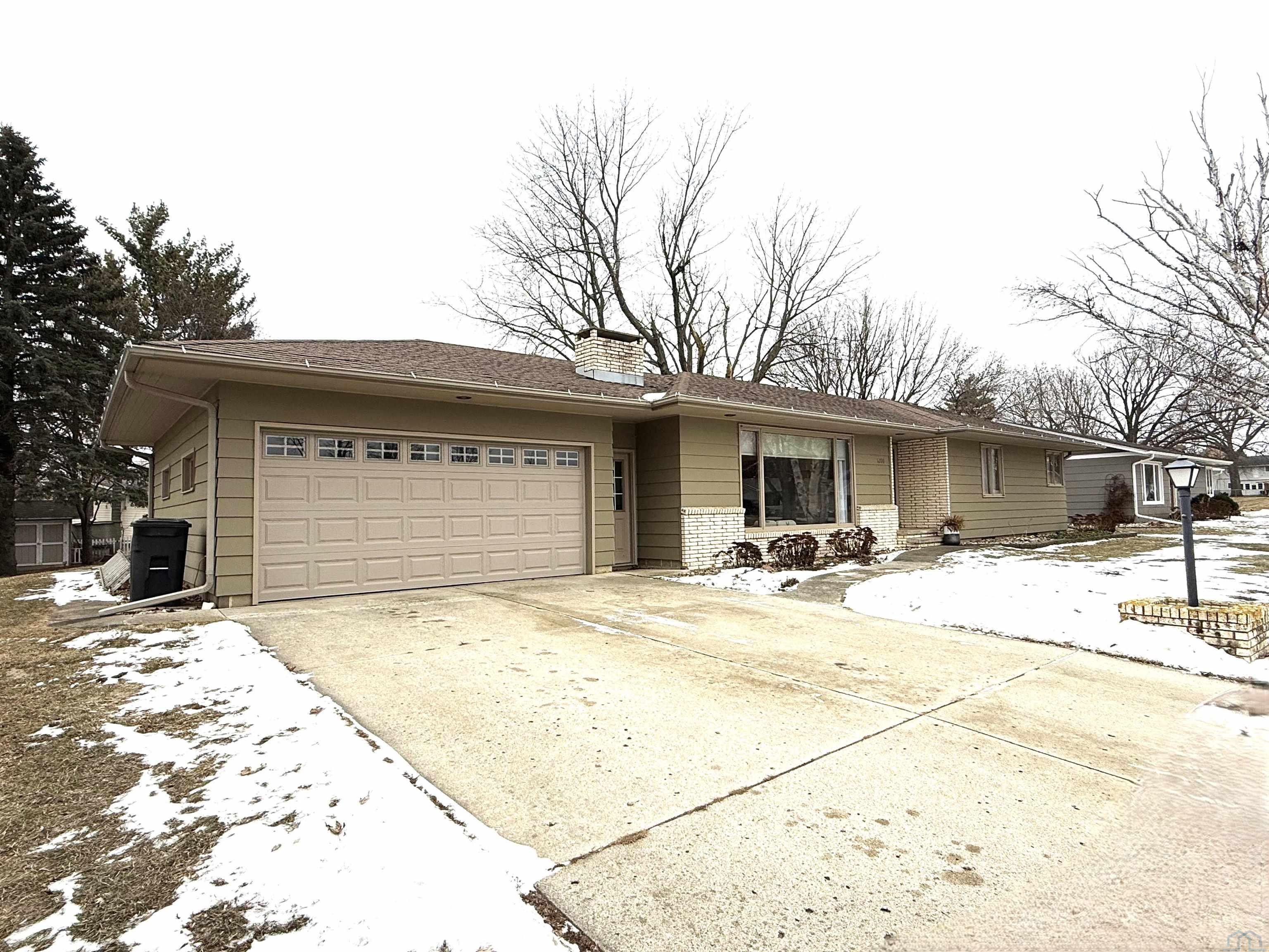 1200 Kahler Court, Sheldon, IA 51201 