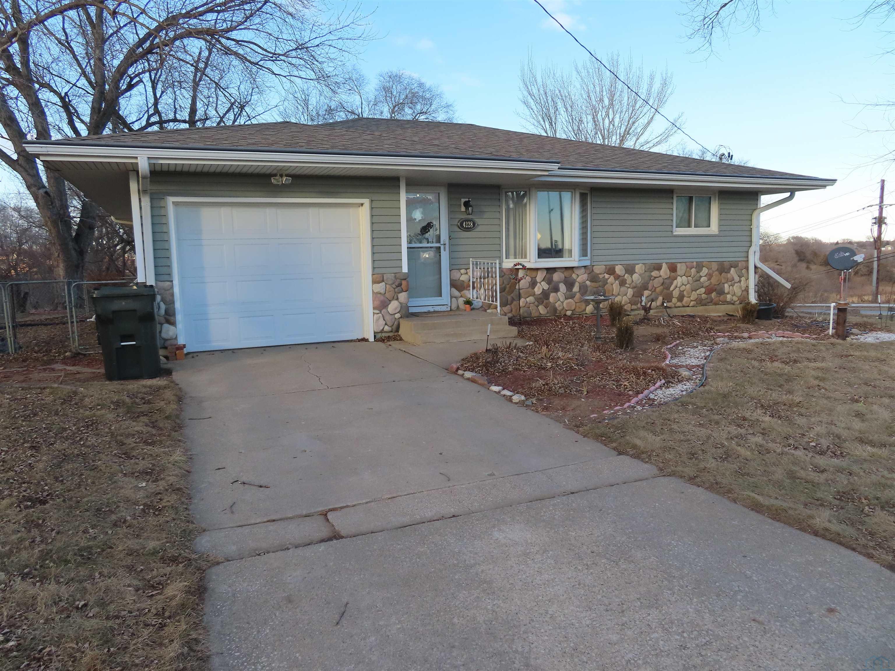 4228 Old Lakeport Road, Sioux City, IA 51106 