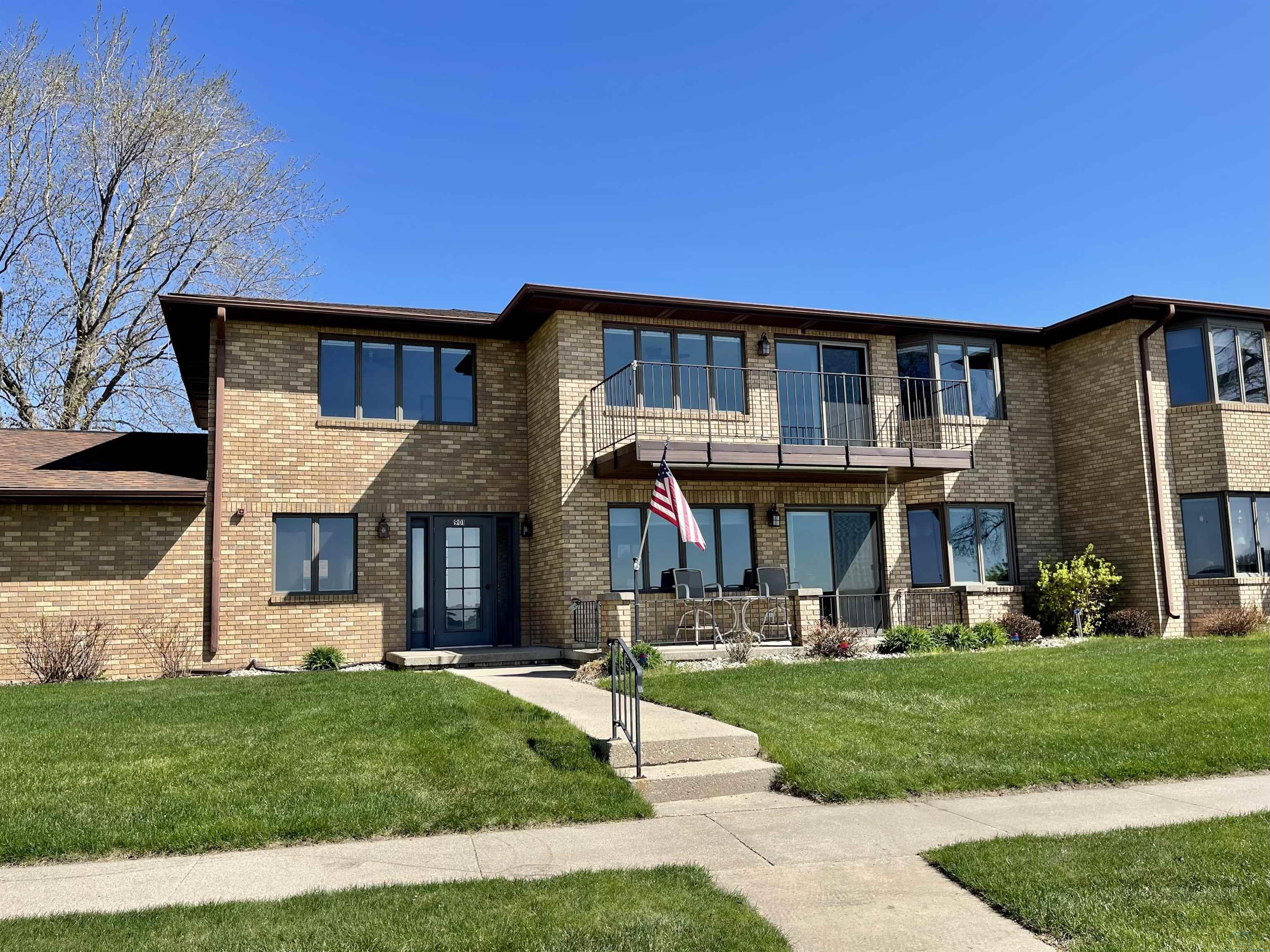 901 Lakeshore Dr E #6, Storm Lake, IA 50588 