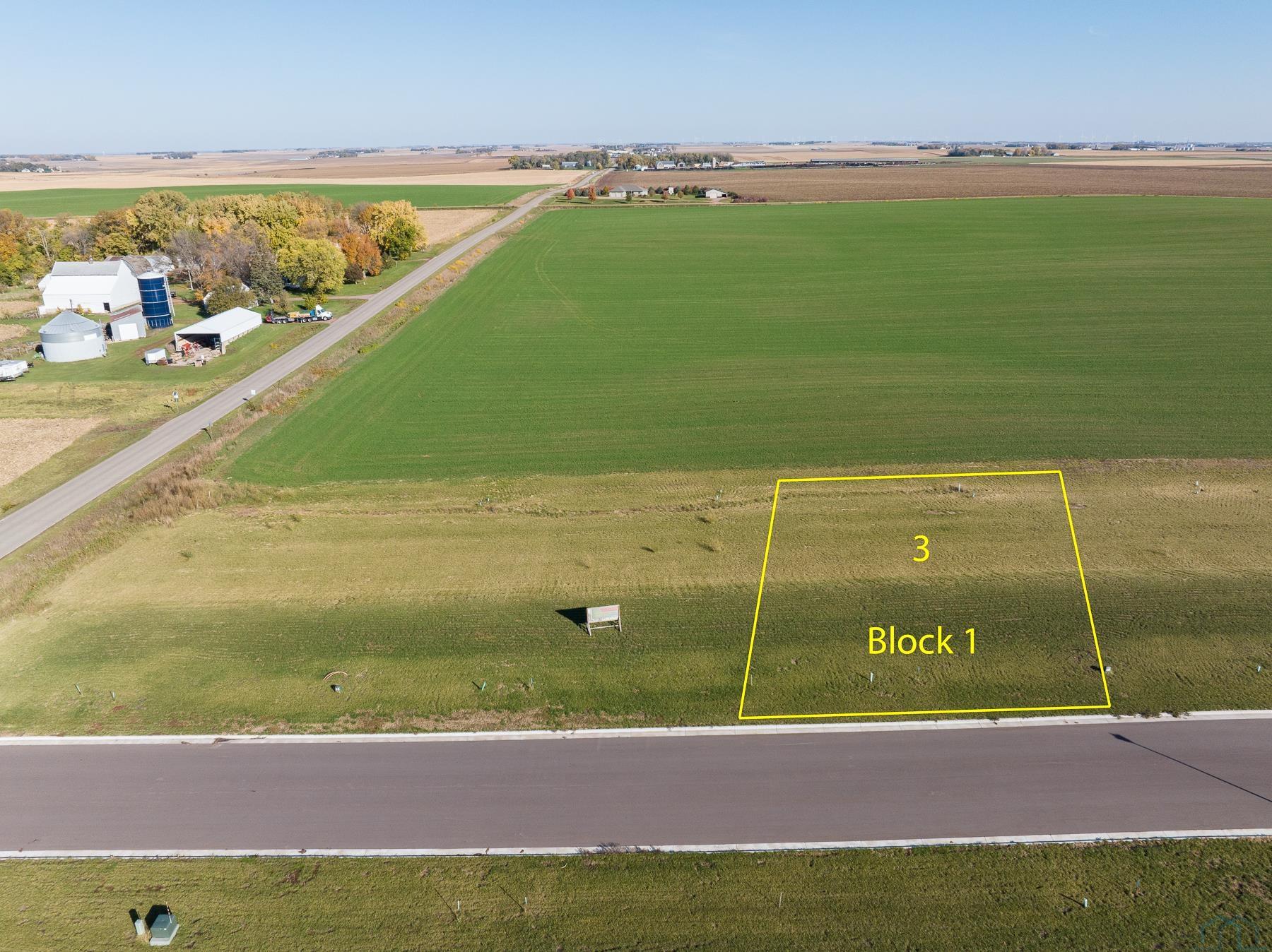 1305 Castle St, Larchwood, IA 51241 