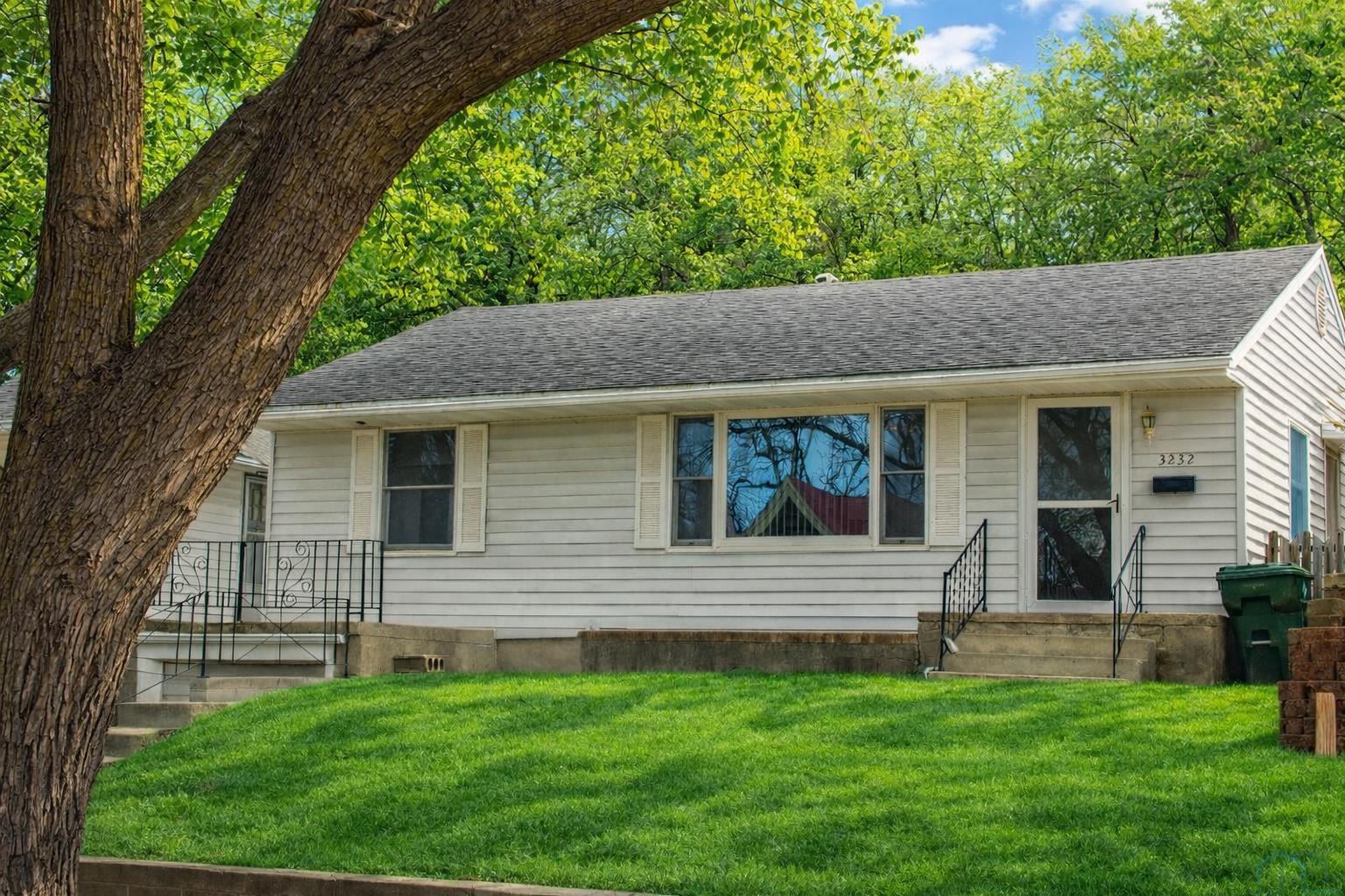 3232 Jennings, Sioux City, IA 51104 