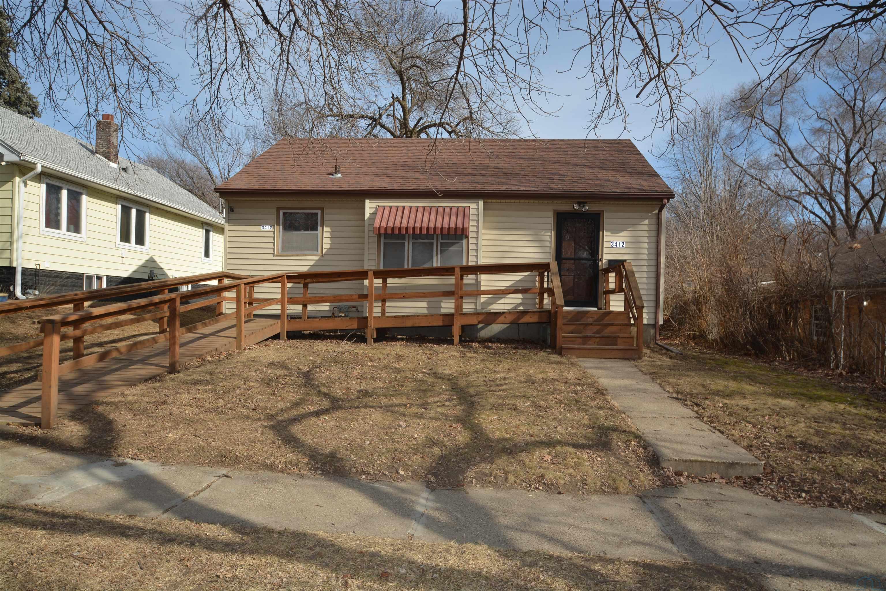 3412 Douglas St, Sioux City, IA 51104 